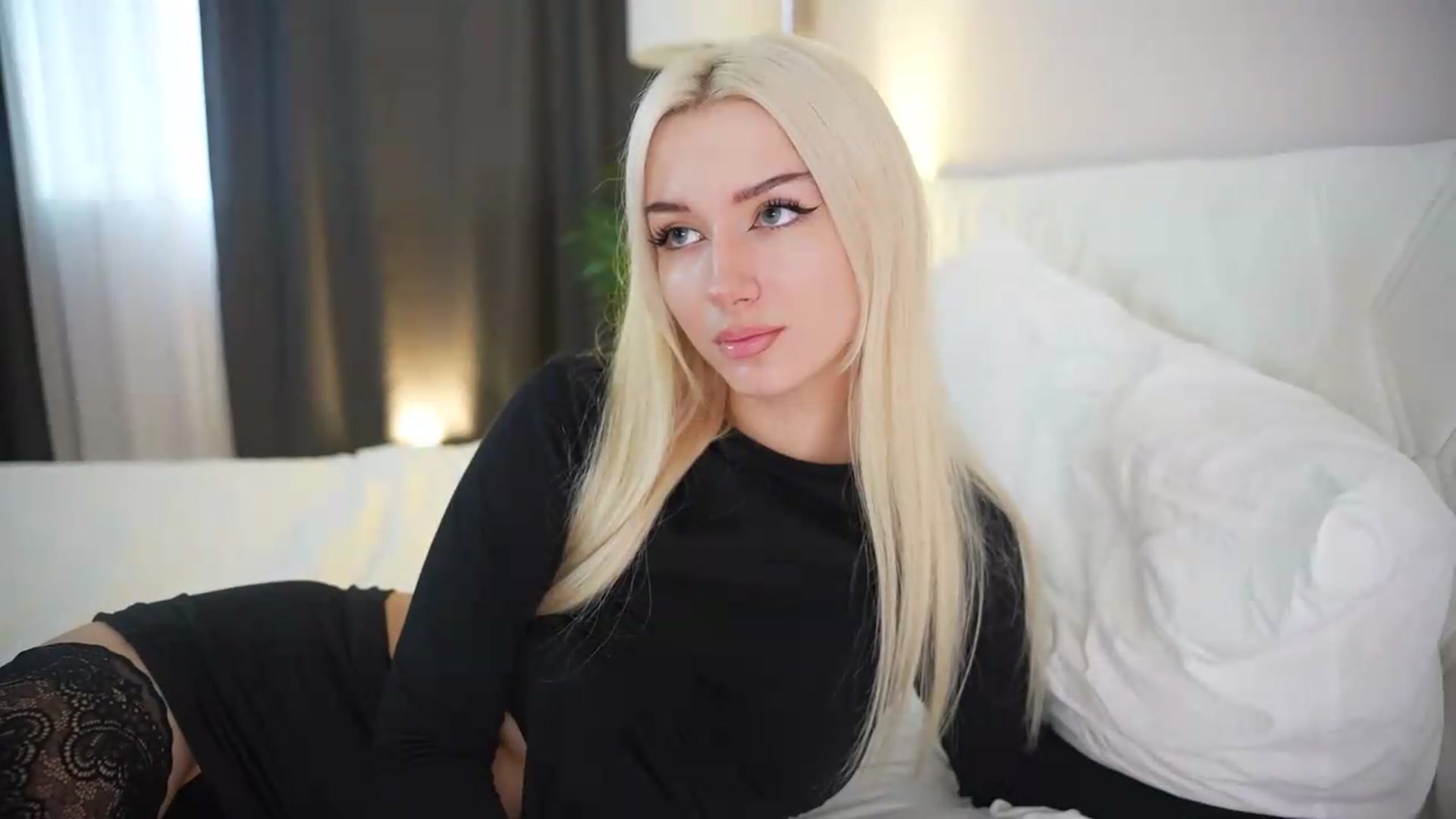Gallery image thumbnail from Catch_Me's myfreecams stream on, 09/11/2026, 03:32 image 13 of 20