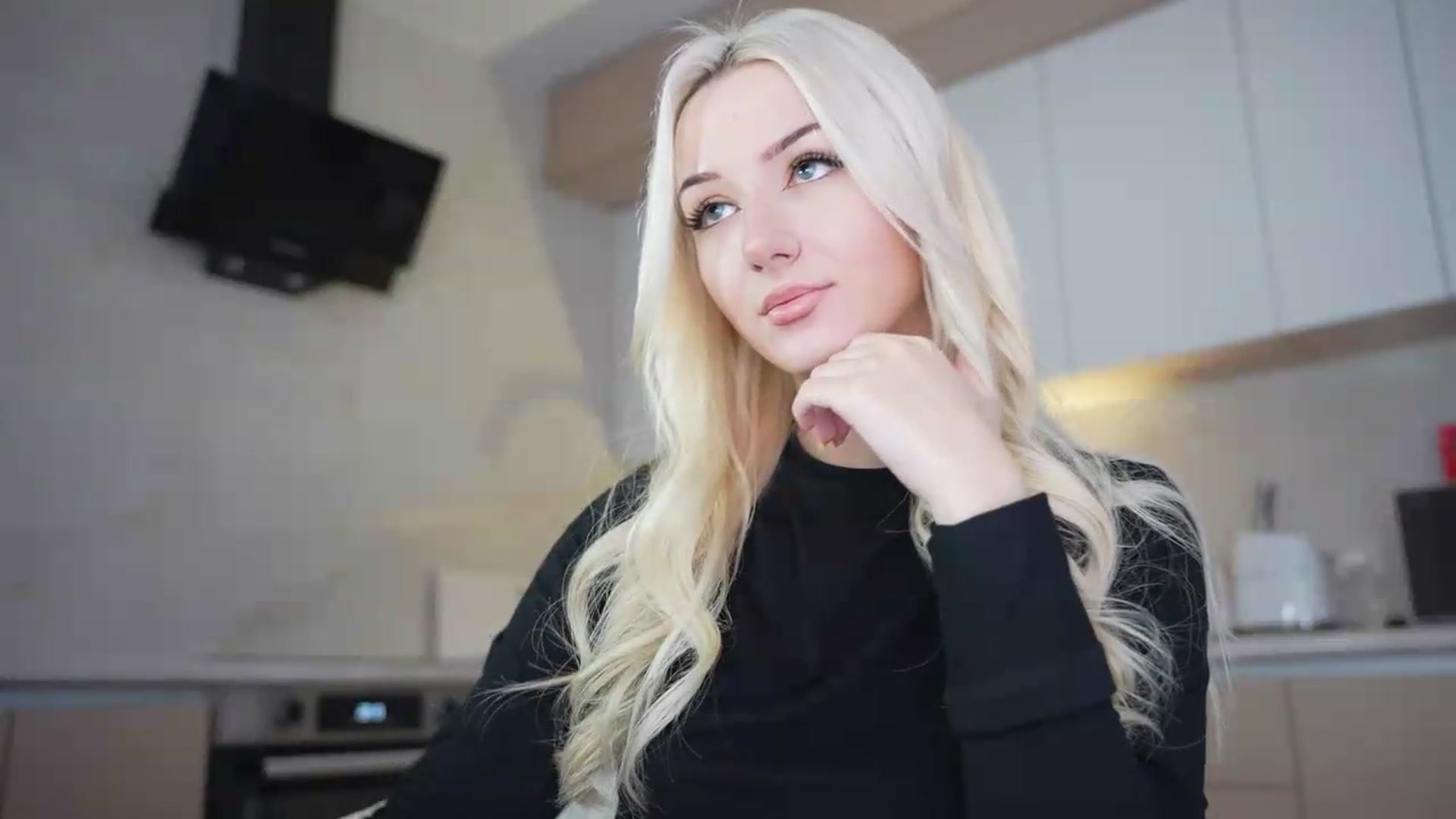 Gallery image thumbnail from Catch_Me's myfreecams stream on, 09/17/2026, 03:04 image 2 of 20