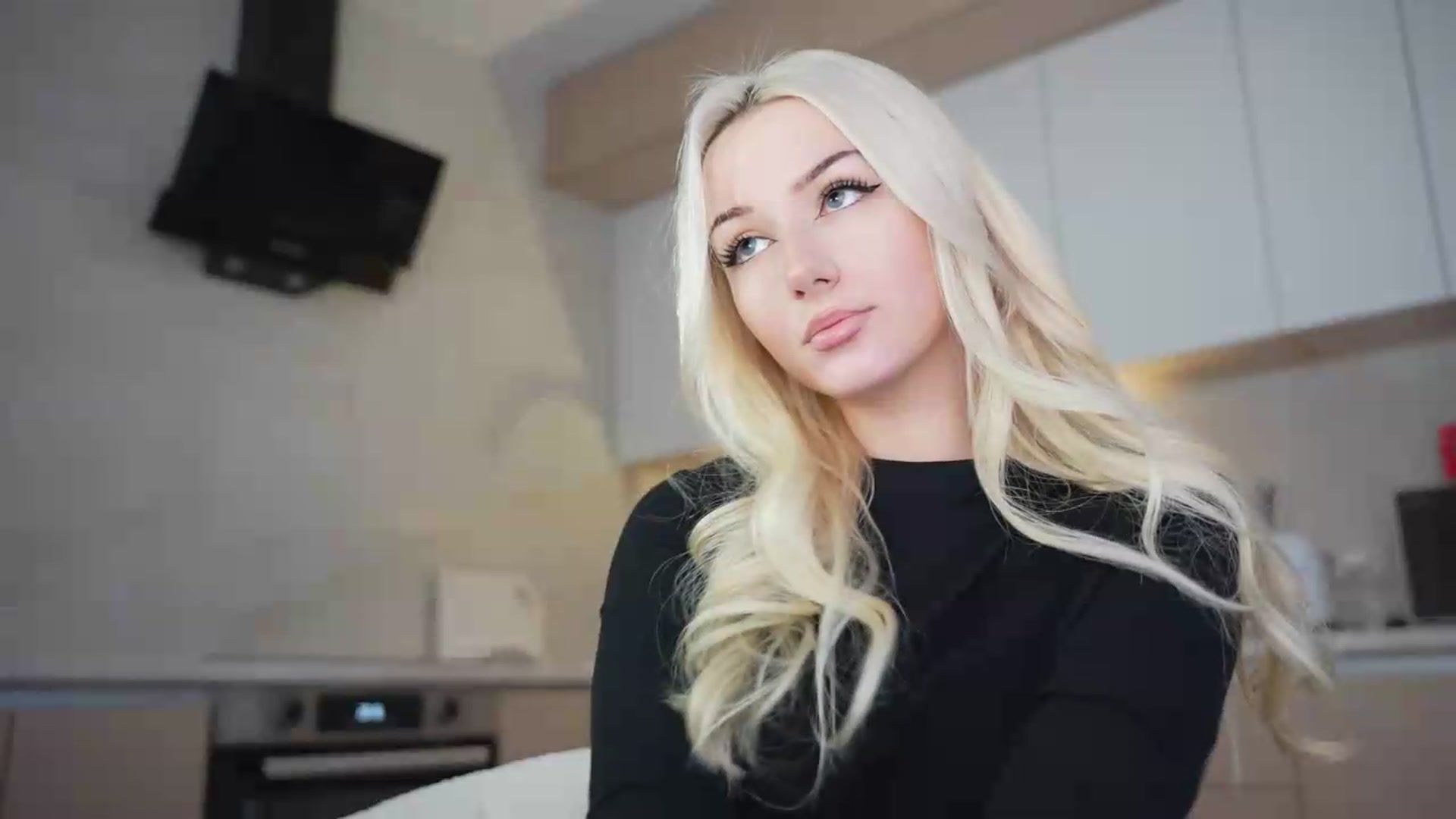 Gallery image thumbnail from Catch_Me's myfreecams stream on, 09/17/2026, 03:04 image 3 of 20
