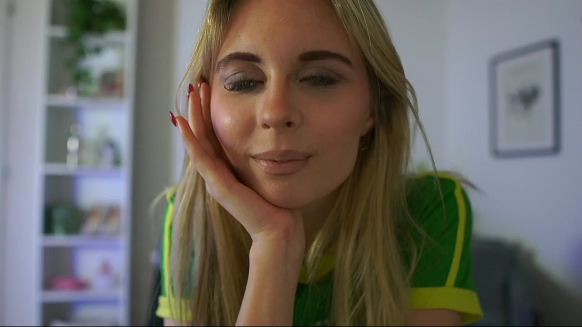 Gallery image thumbnail from Catecrago_'s myfreecams stream on, 02/08/2025, 16:18 image 8 of 20