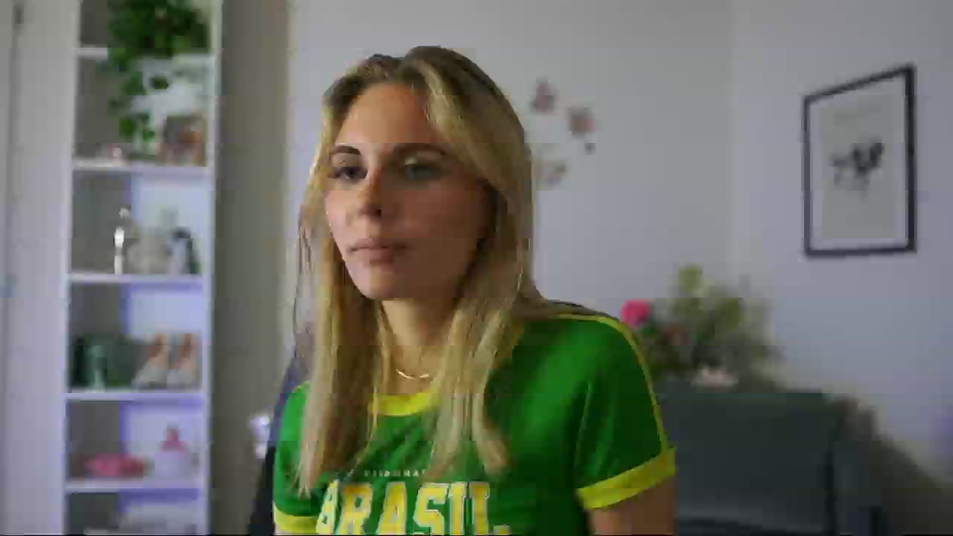 Gallery image thumbnail from Catecrago_'s myfreecams stream on, 02/08/2025, 17:46 image 6 of 20