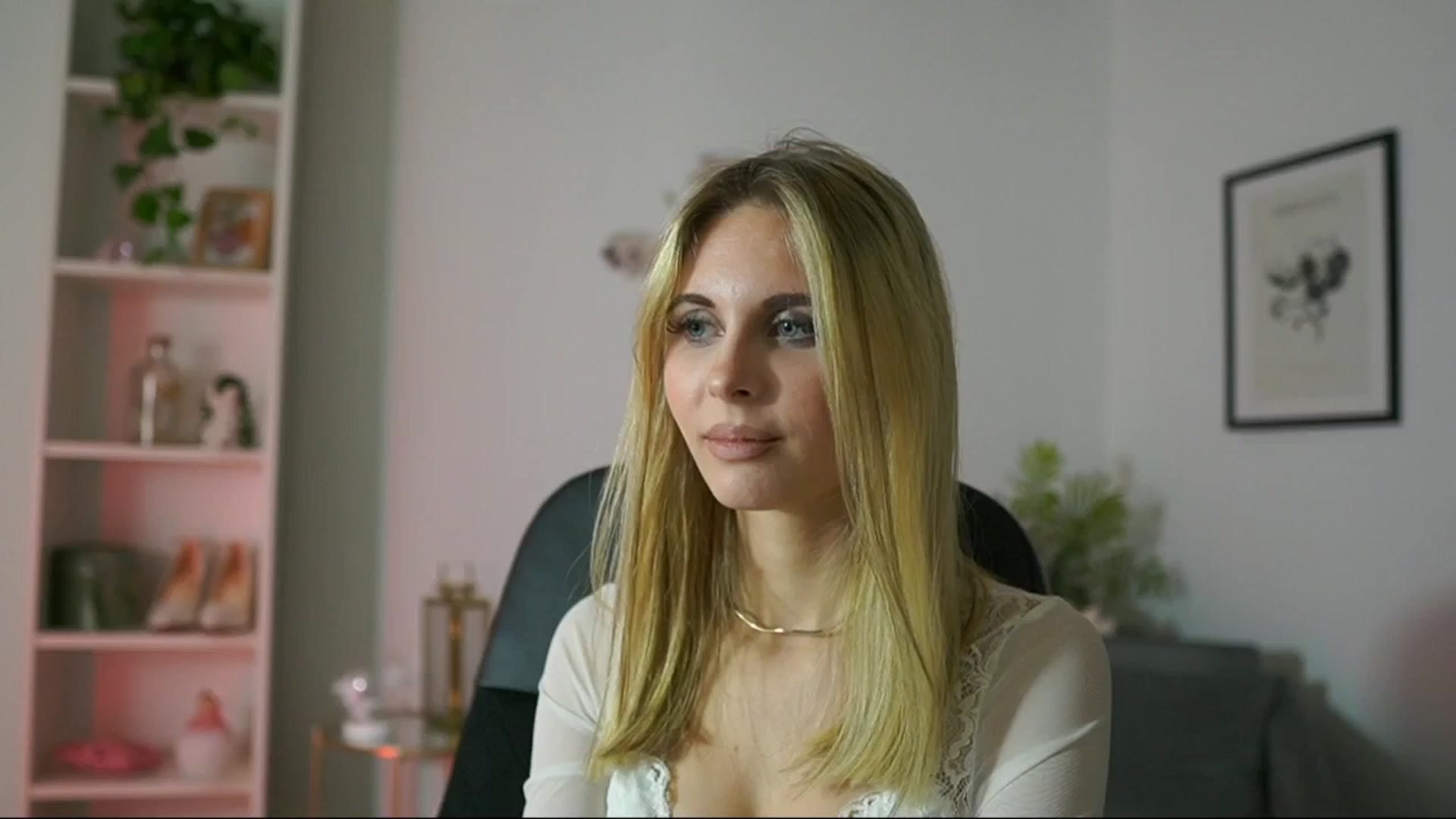 Gallery image thumbnail from Catecrago_'s myfreecams stream on, 02/17/2025, 11:55 image 18 of 20