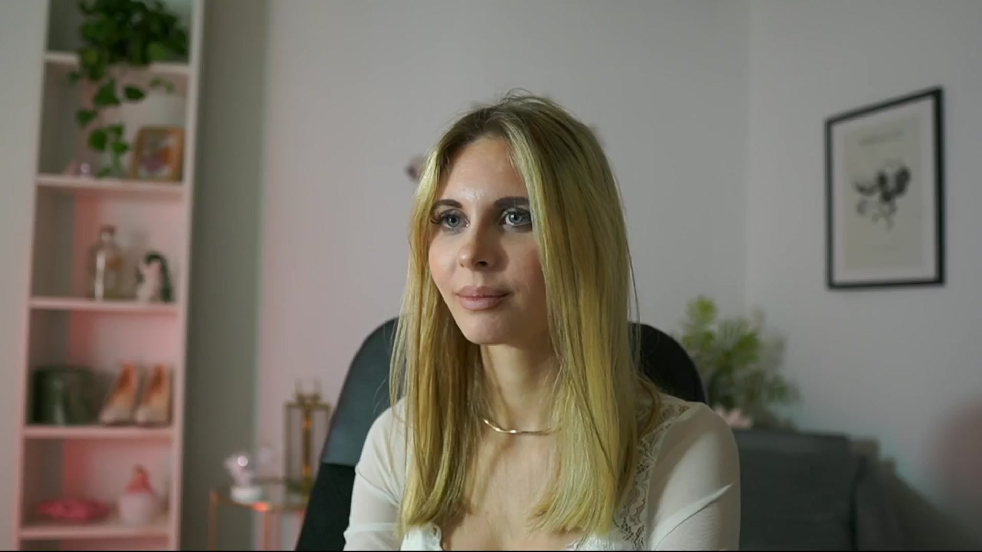 Gallery image thumbnail from Catecrago_'s myfreecams stream on, 02/17/2025, 11:55 image 19 of 20
