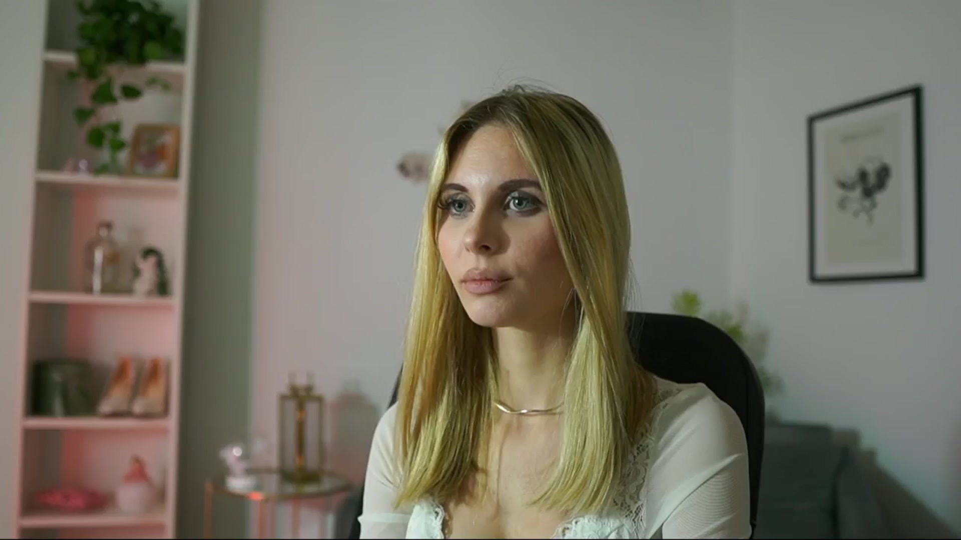 Gallery image thumbnail from Catecrago_'s myfreecams stream on, 02/17/2025, 12:33 image 3 of 20