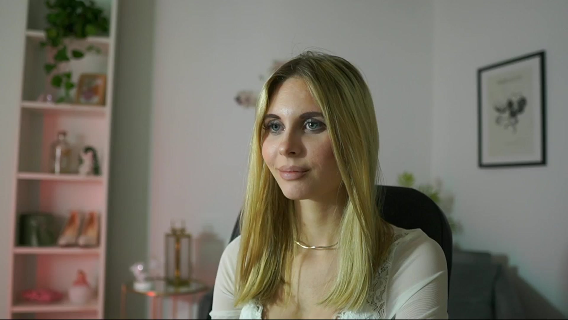 Gallery image thumbnail from Catecrago_'s myfreecams stream on, 02/17/2025, 12:33 image 8 of 20