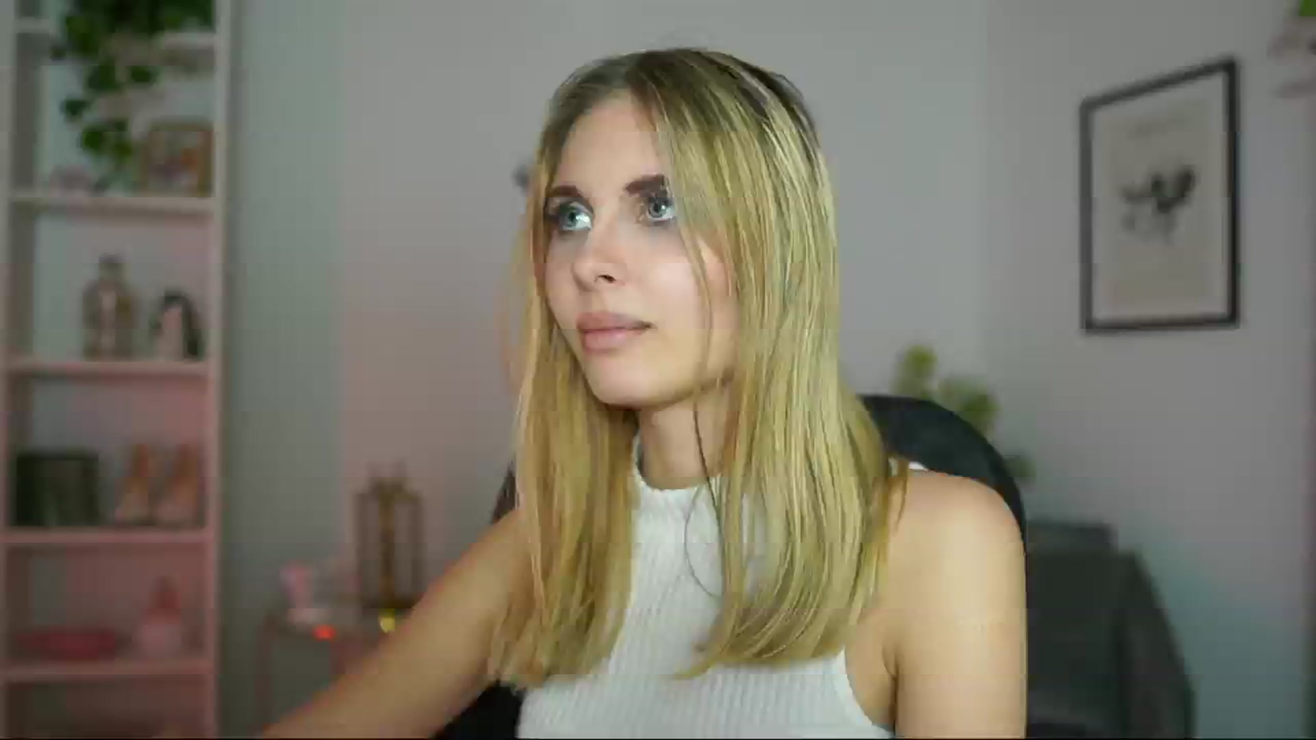 Gallery image thumbnail from Catecrago_'s myfreecams stream on, 02/18/2025, 15:32 image 7 of 20