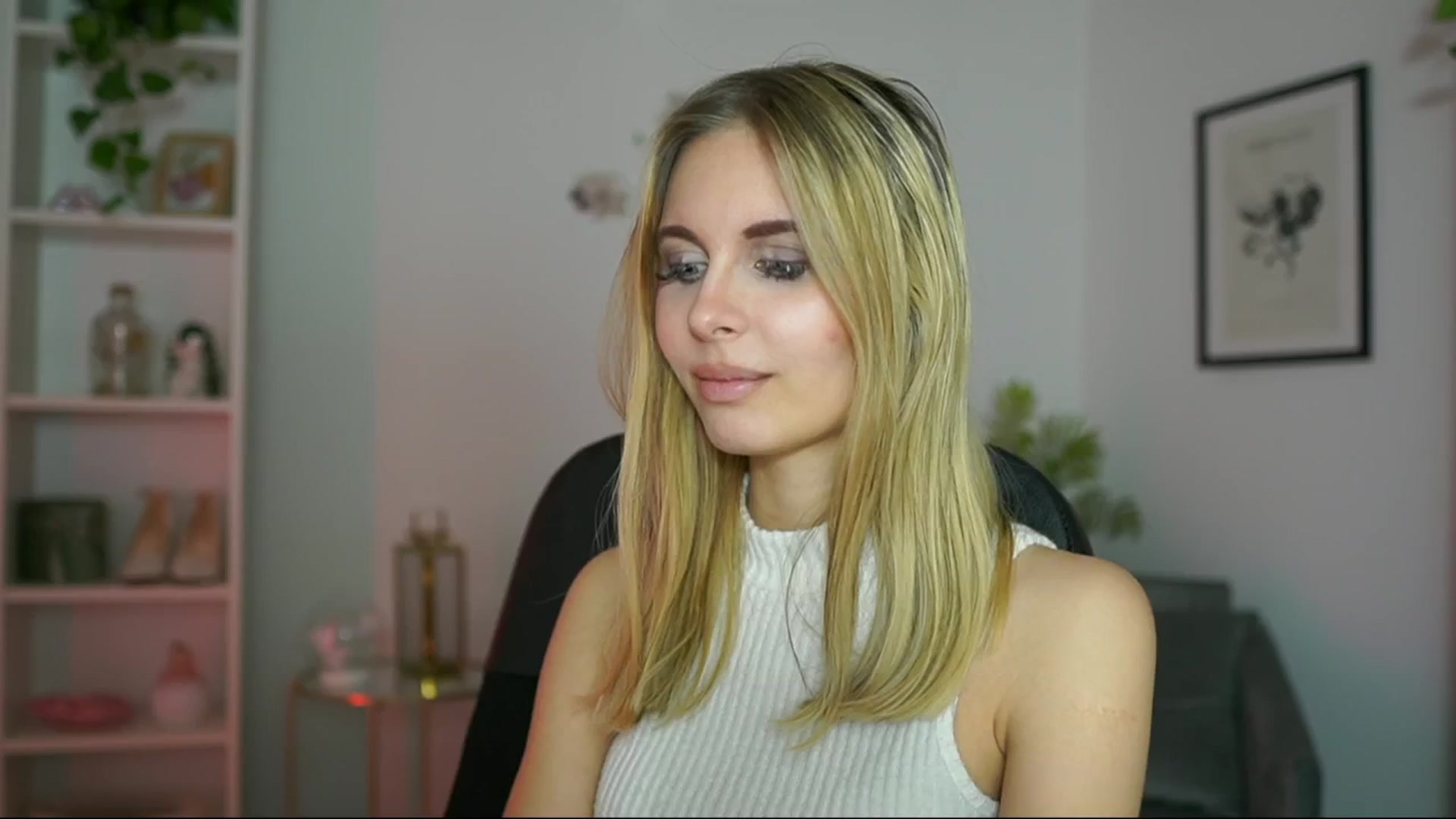 Gallery image thumbnail from Catecrago_'s myfreecams stream on, 02/18/2025, 15:32 image 10 of 20