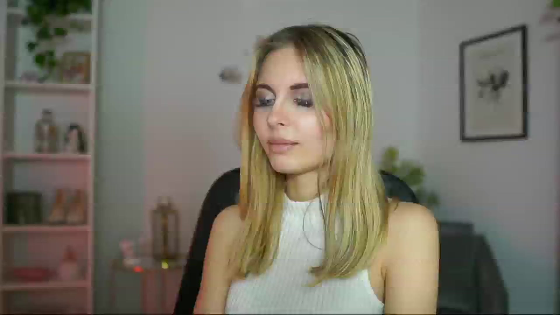 Gallery image thumbnail from Catecrago_'s myfreecams stream on, 02/18/2025, 15:32 image 8 of 20
