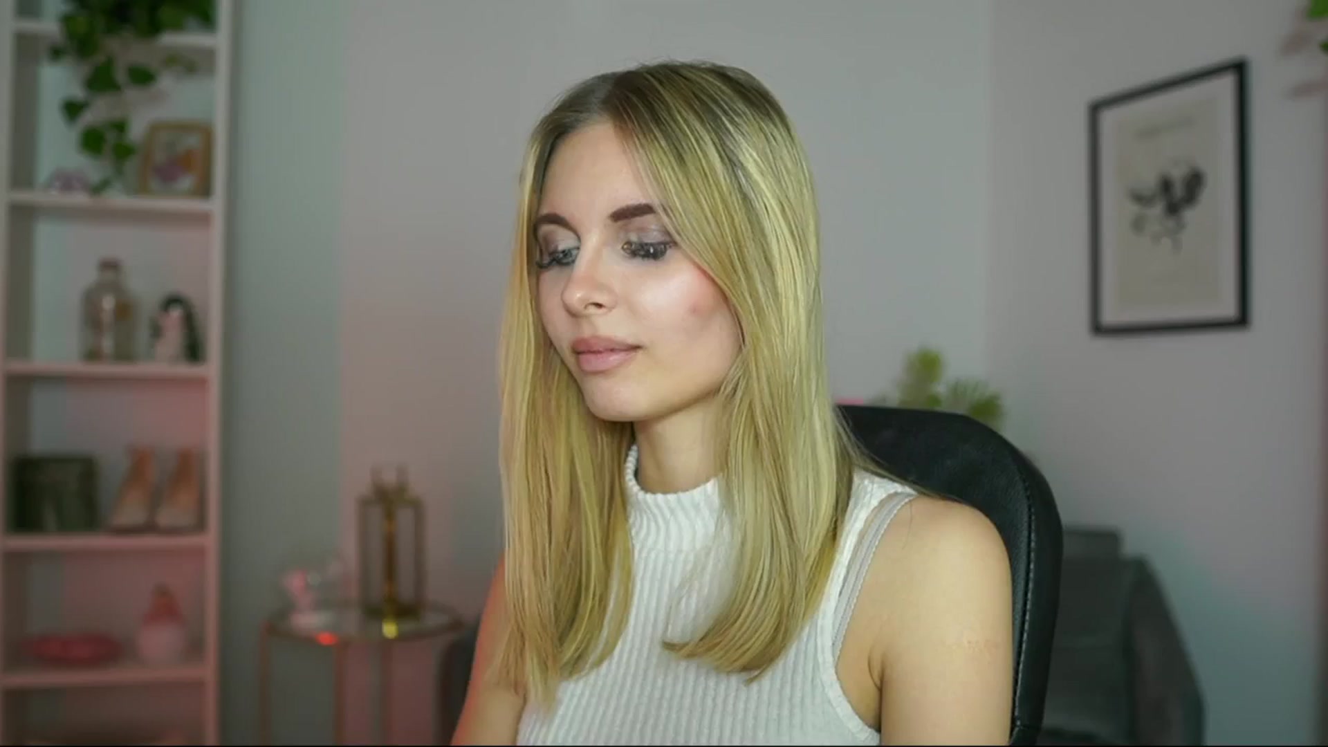 Gallery image thumbnail from Catecrago_'s myfreecams stream on, 02/18/2025, 17:19 image 19 of 20