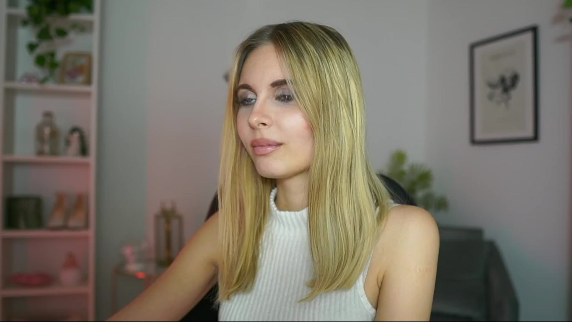Gallery image thumbnail from Catecrago_'s myfreecams stream on, 02/18/2025, 17:19 image 6 of 20