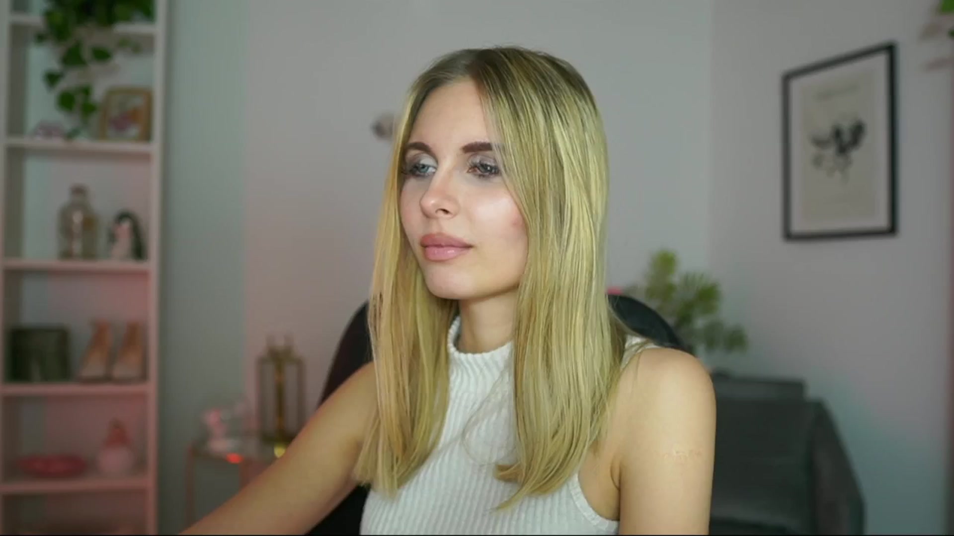 Gallery image thumbnail from Catecrago_'s myfreecams stream on, 02/18/2025, 17:19 image 17 of 20