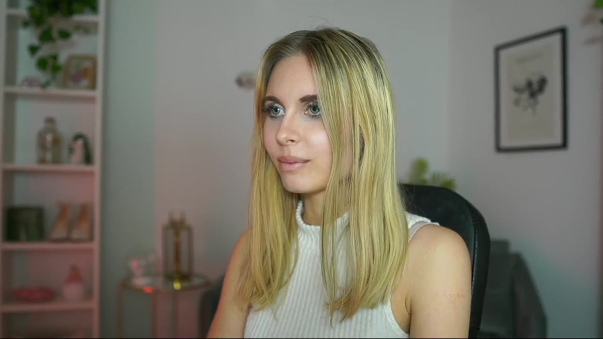 Gallery image thumbnail from Catecrago_'s myfreecams stream on, 02/18/2025, 18:50 image 17 of 20