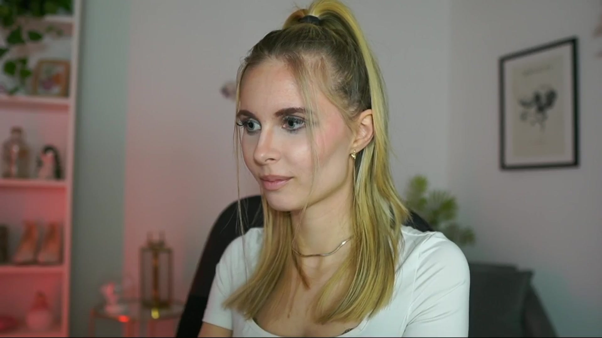 Gallery image thumbnail from Catecrago_'s myfreecams stream on, 02/19/2025, 14:54 image 5 of 20
