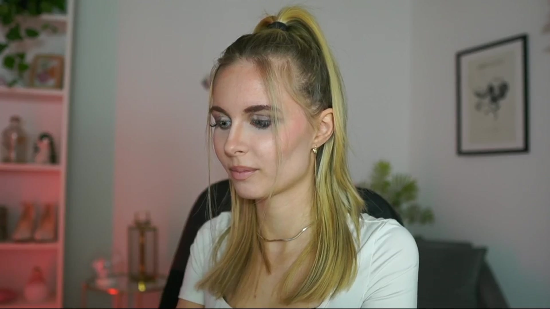 Gallery image thumbnail from Catecrago_'s myfreecams stream on, 02/19/2025, 14:54 image 16 of 20