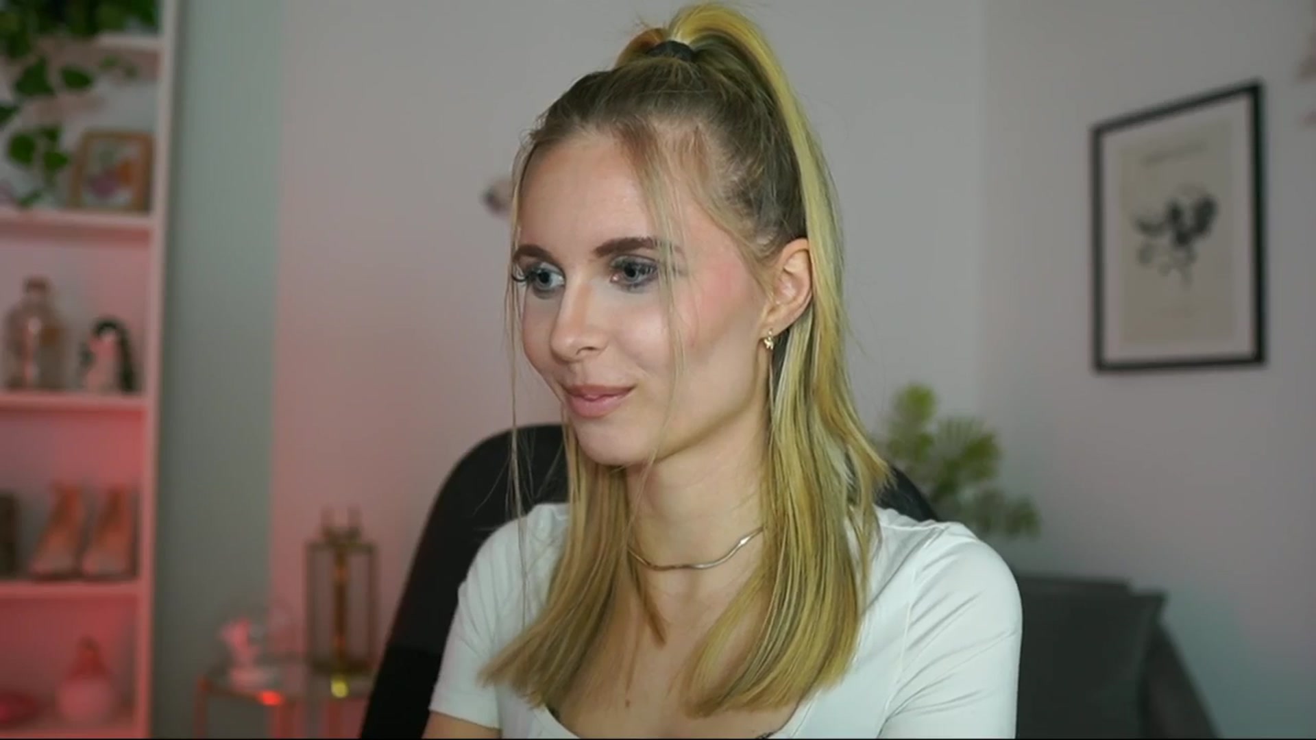Gallery image thumbnail from Catecrago_'s myfreecams stream on, 02/19/2025, 14:54 image 12 of 20