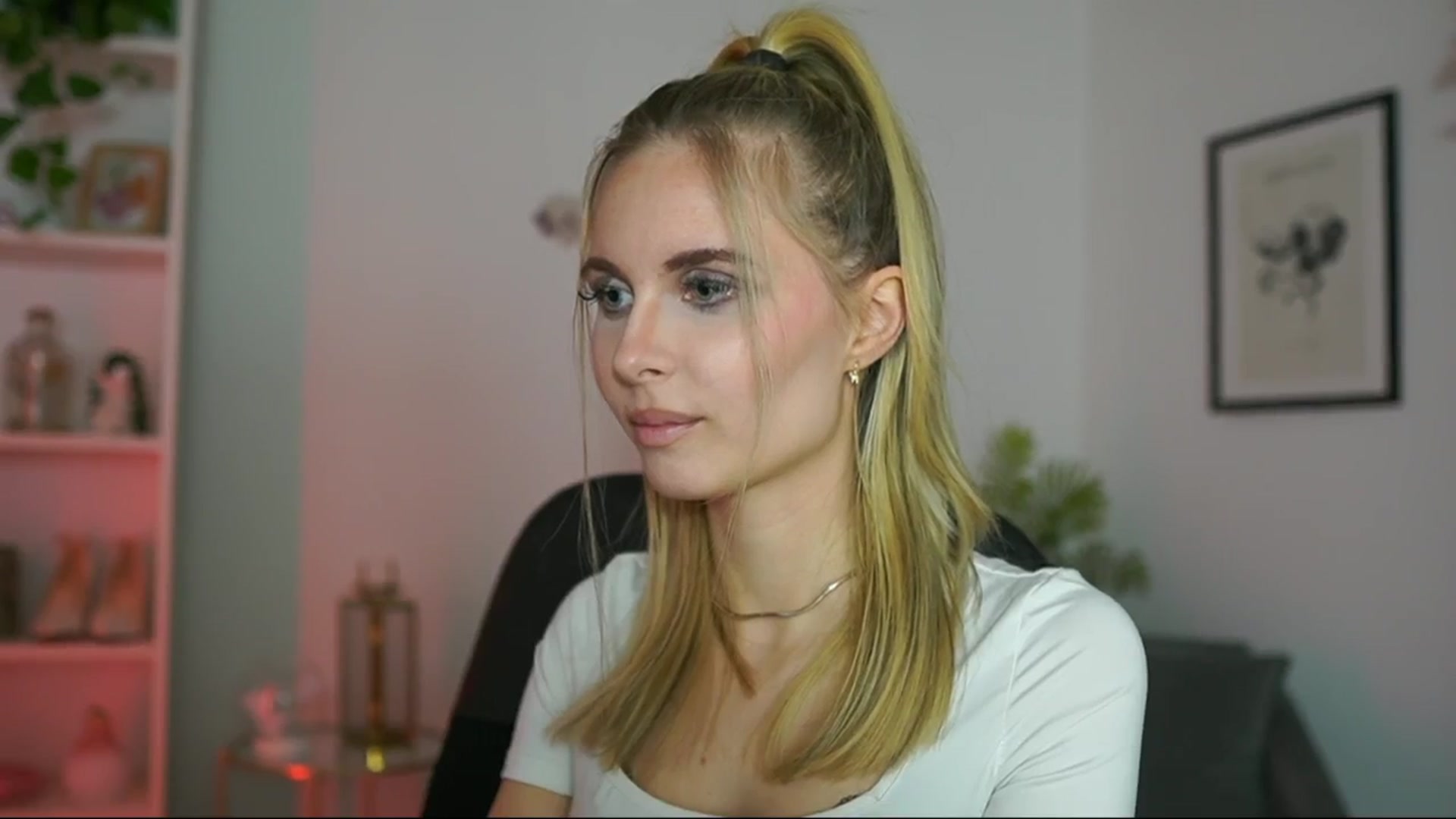 Gallery image thumbnail from Catecrago_'s myfreecams stream on, 02/19/2025, 14:54 image 4 of 20