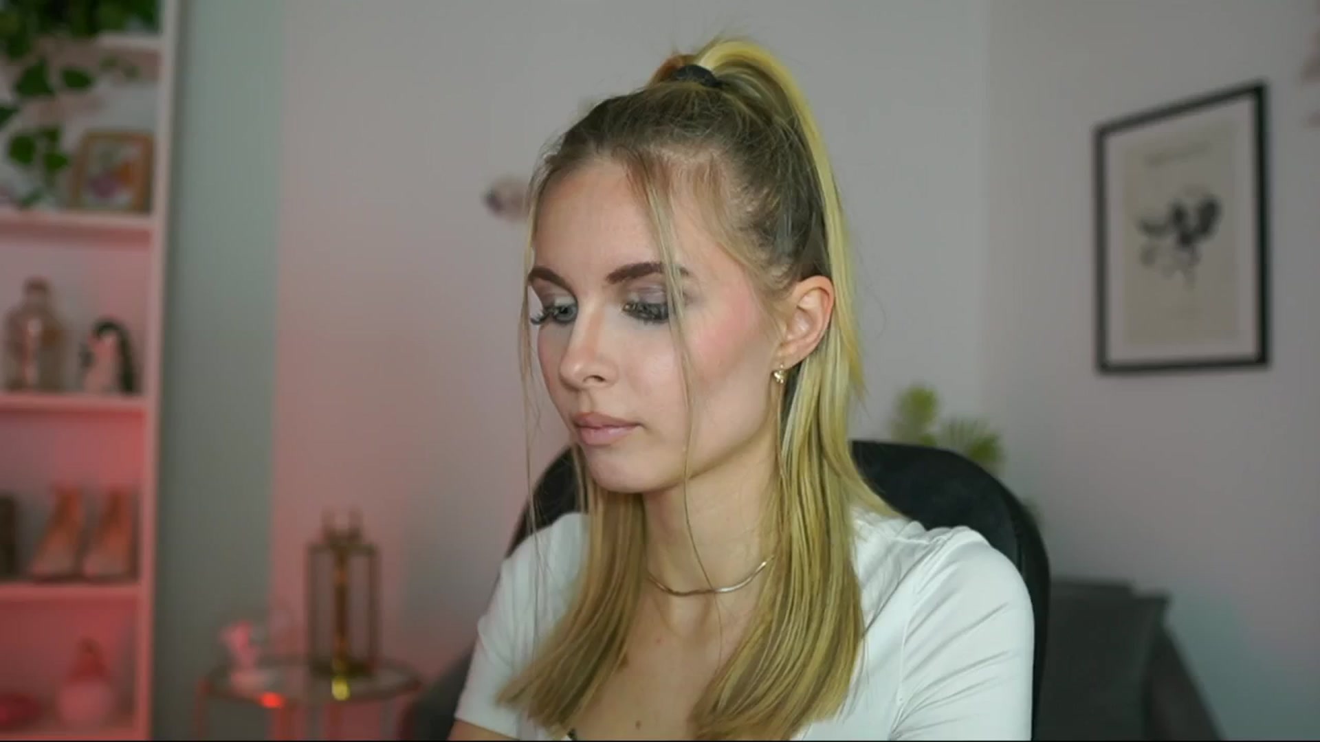 Gallery image thumbnail from Catecrago_'s myfreecams stream on, 02/19/2025, 15:40 image 3 of 20