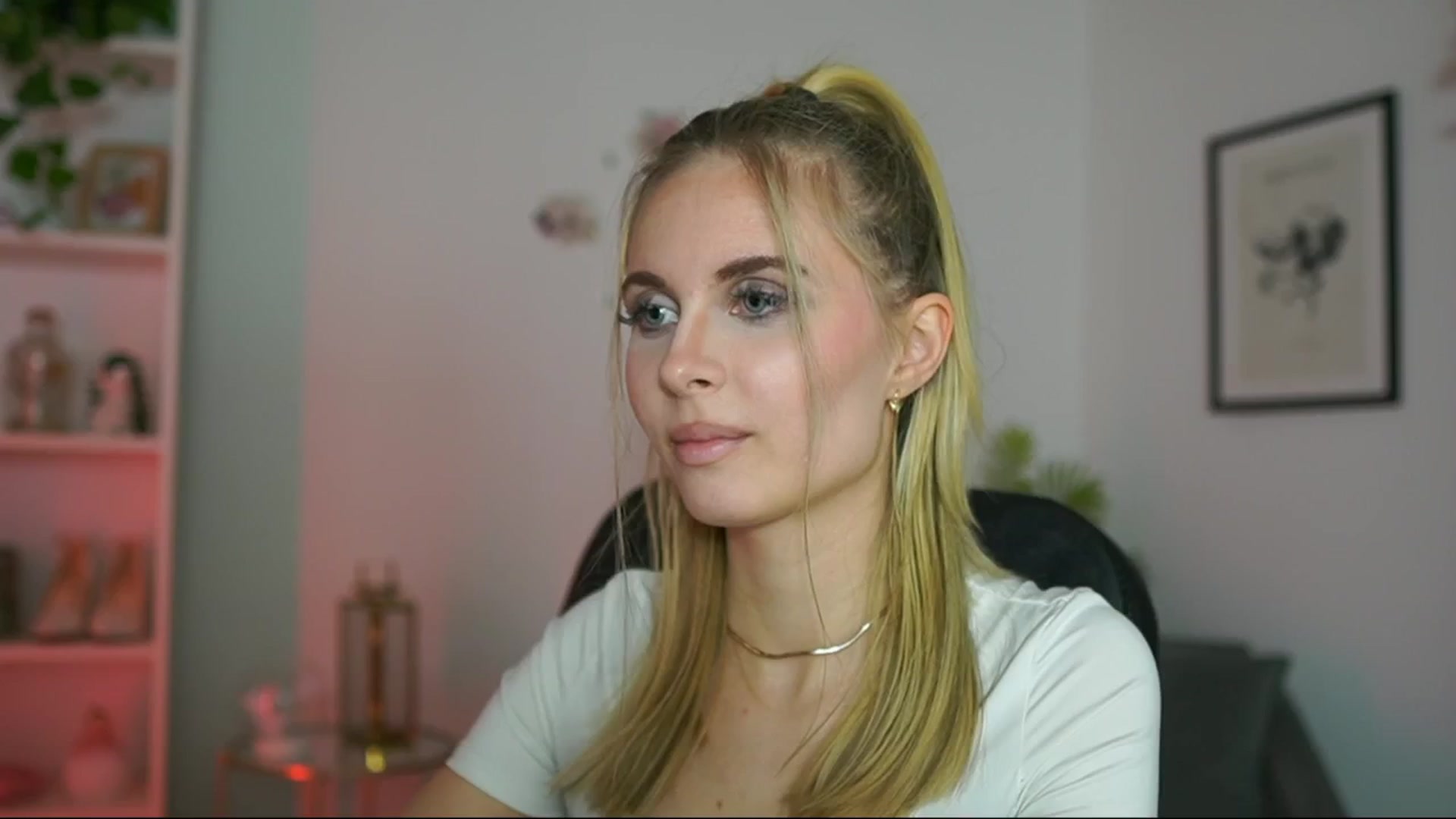 Gallery image thumbnail from Catecrago_'s myfreecams stream on, 02/19/2025, 15:40 image 5 of 20