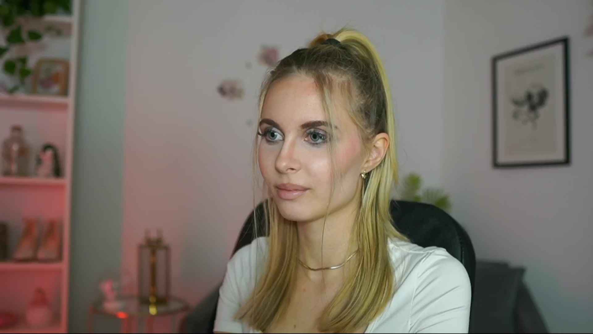 Gallery image thumbnail from Catecrago_'s myfreecams stream on, 02/19/2025, 15:40 image 12 of 20