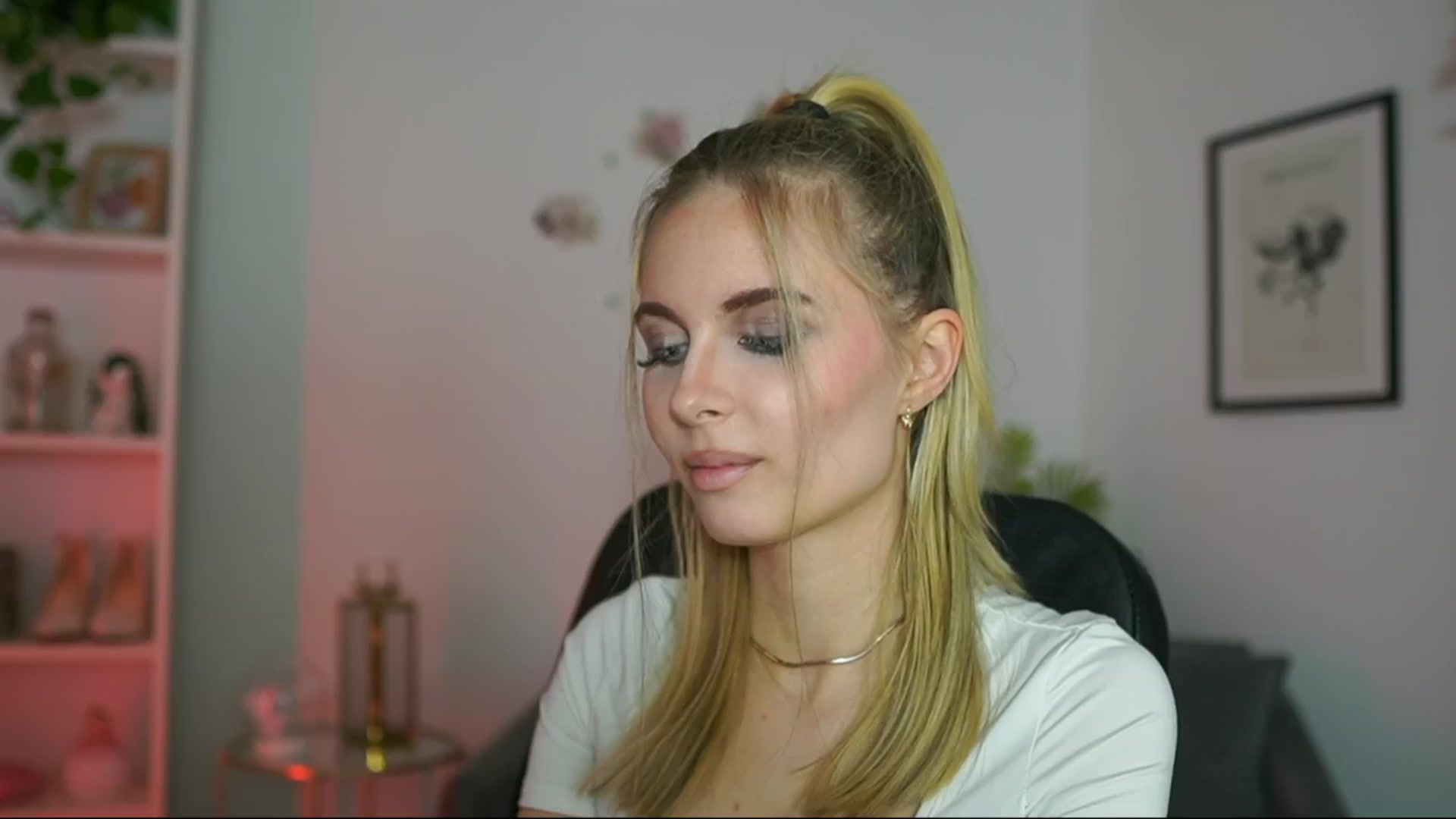 Gallery image thumbnail from Catecrago_'s myfreecams stream on, 02/19/2025, 15:40 image 16 of 20