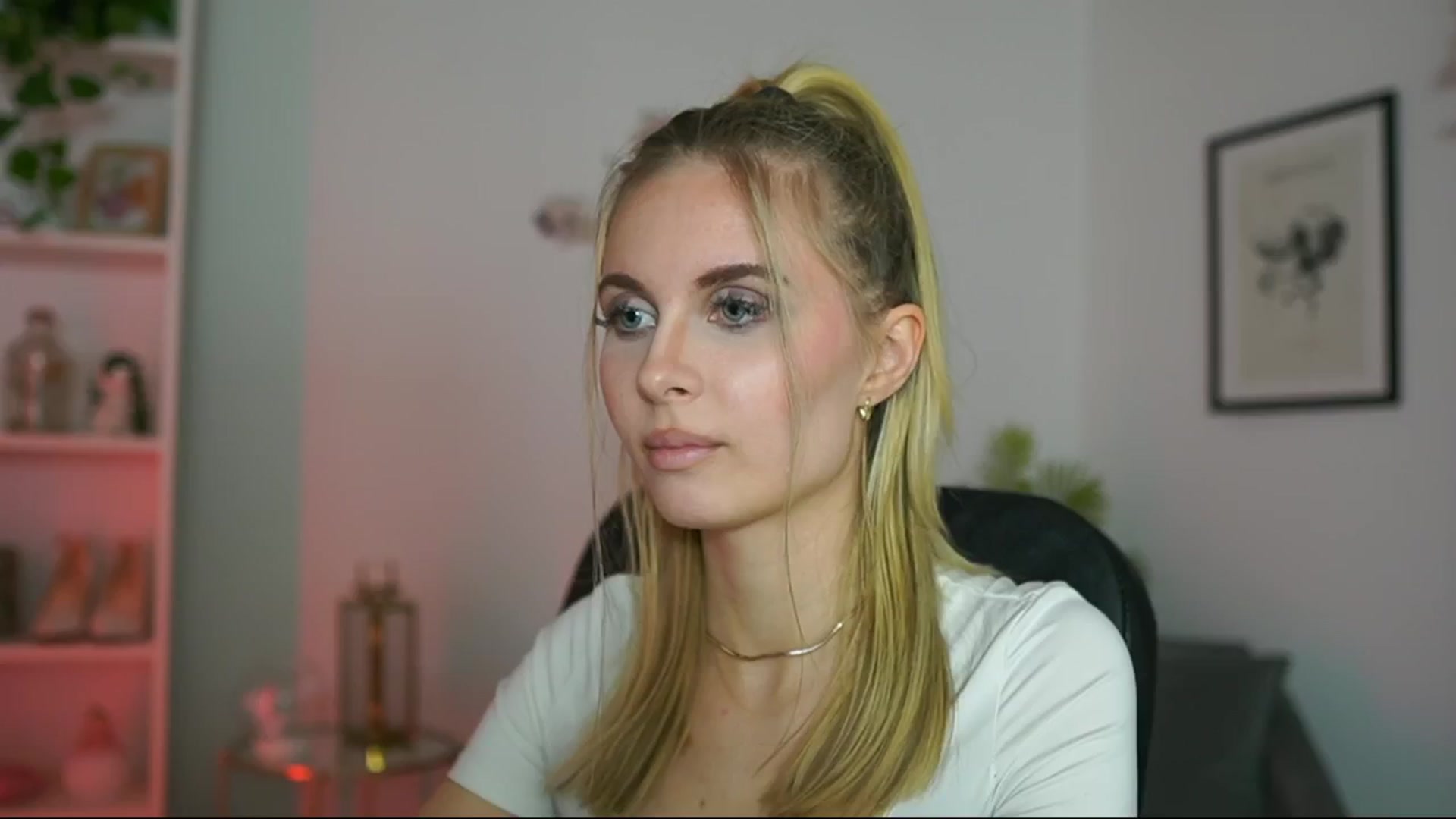 Gallery image thumbnail from Catecrago_'s myfreecams stream on, 02/19/2025, 15:40 image 4 of 20