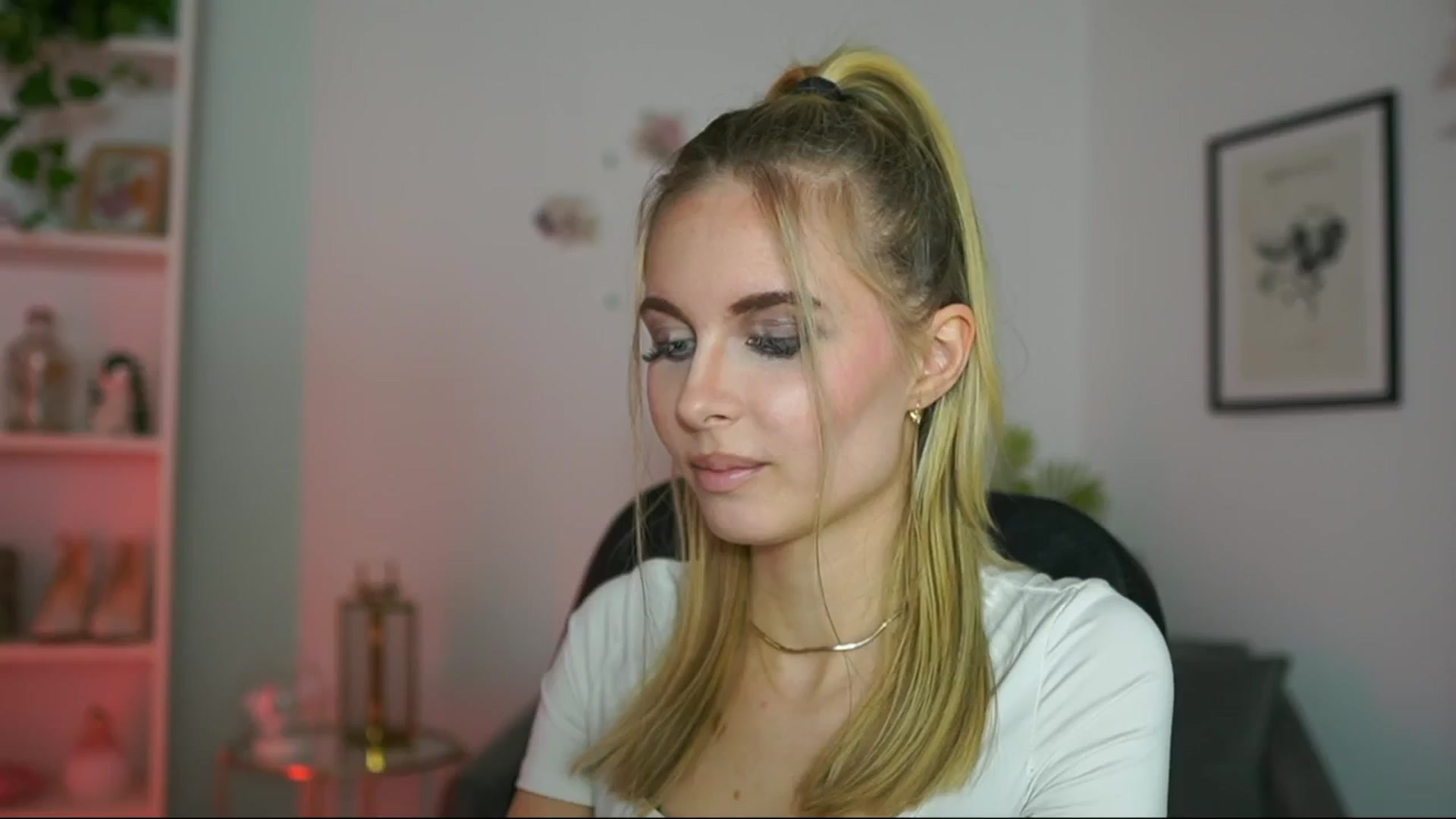 Gallery image thumbnail from Catecrago_'s myfreecams stream on, 02/19/2025, 15:40 image 7 of 20