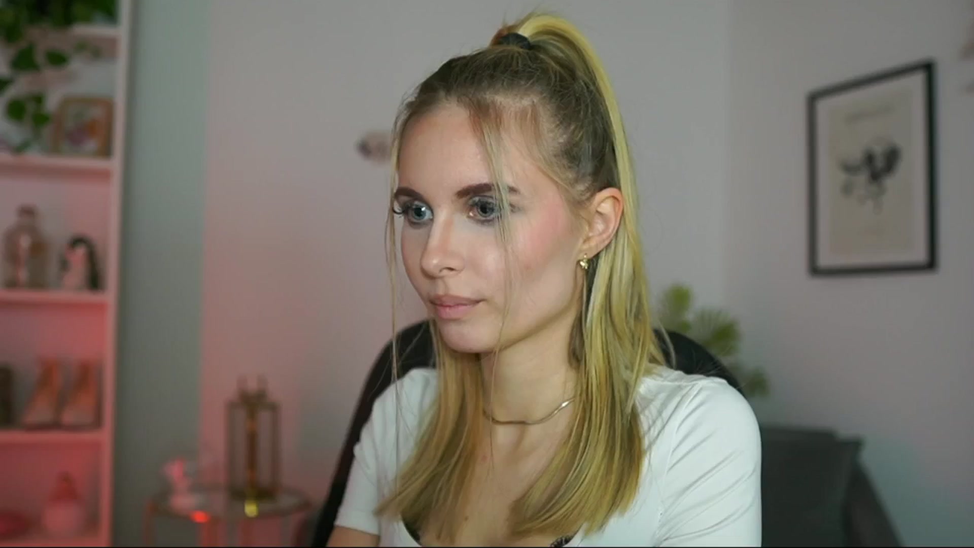 Gallery image thumbnail from Catecrago_'s myfreecams stream on, 02/19/2025, 16:08 image 18 of 20
