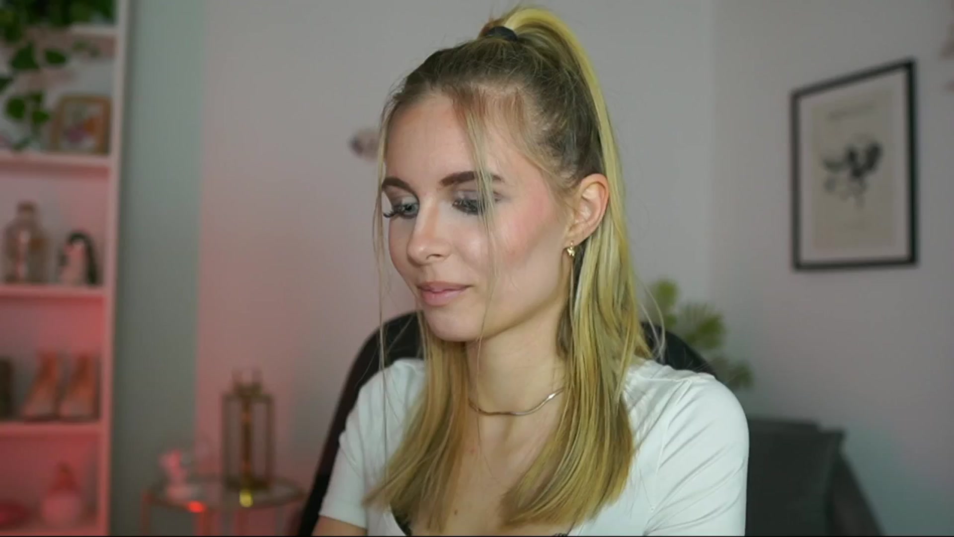 Gallery image thumbnail from Catecrago_'s myfreecams stream on, 02/19/2025, 16:08 image 19 of 20