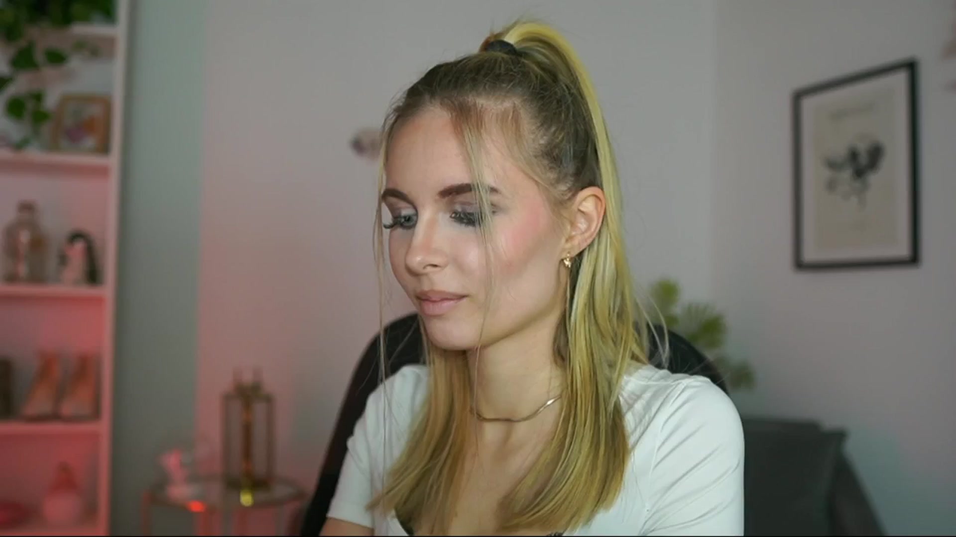 Gallery image thumbnail from Catecrago_'s myfreecams stream on, 02/19/2025, 16:08 image 20 of 20