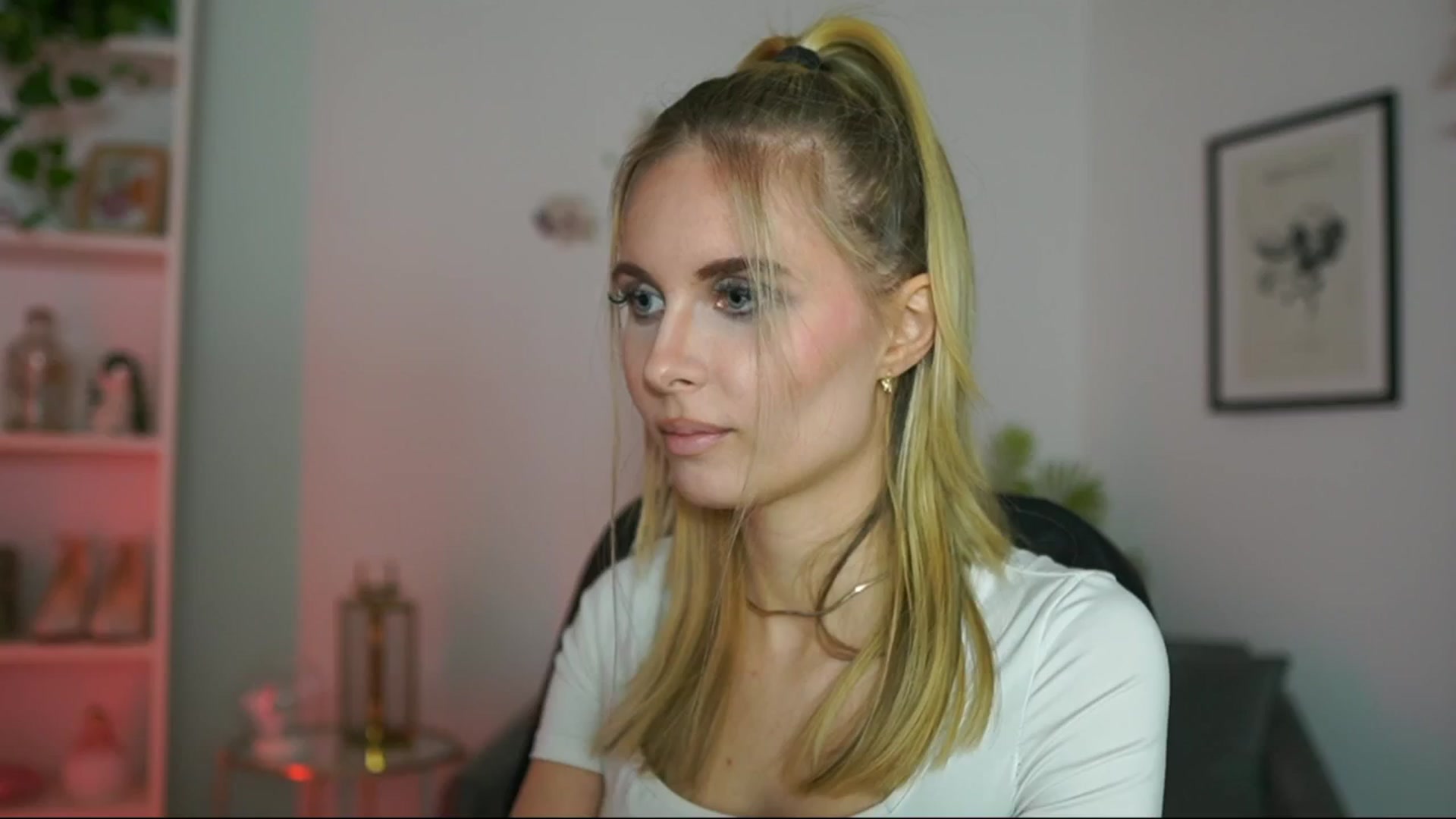 Gallery image thumbnail from Catecrago_'s myfreecams stream on, 02/19/2025, 16:56 image 5 of 20