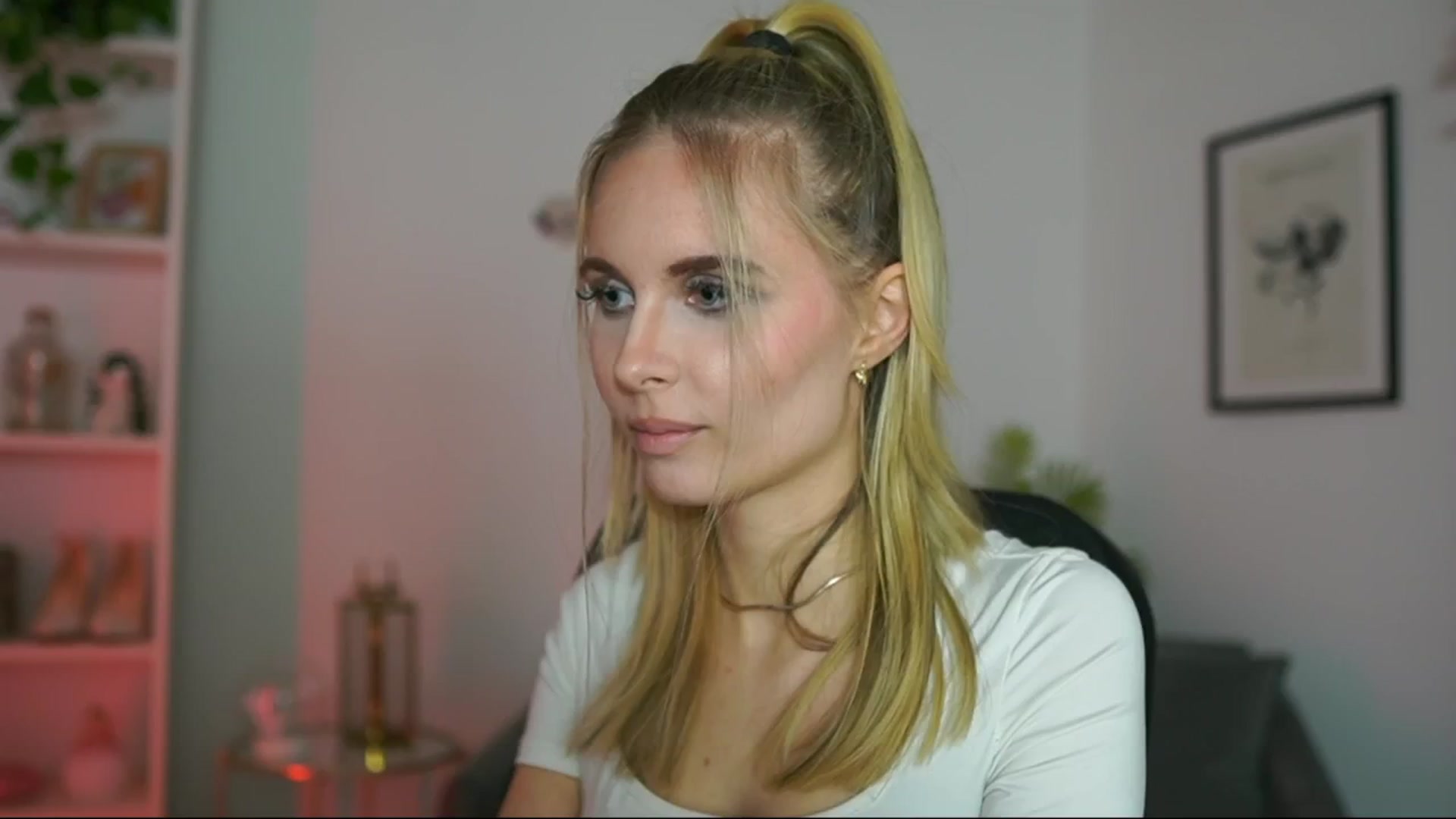 Gallery image thumbnail from Catecrago_'s myfreecams stream on, 02/19/2025, 16:56 image 8 of 20