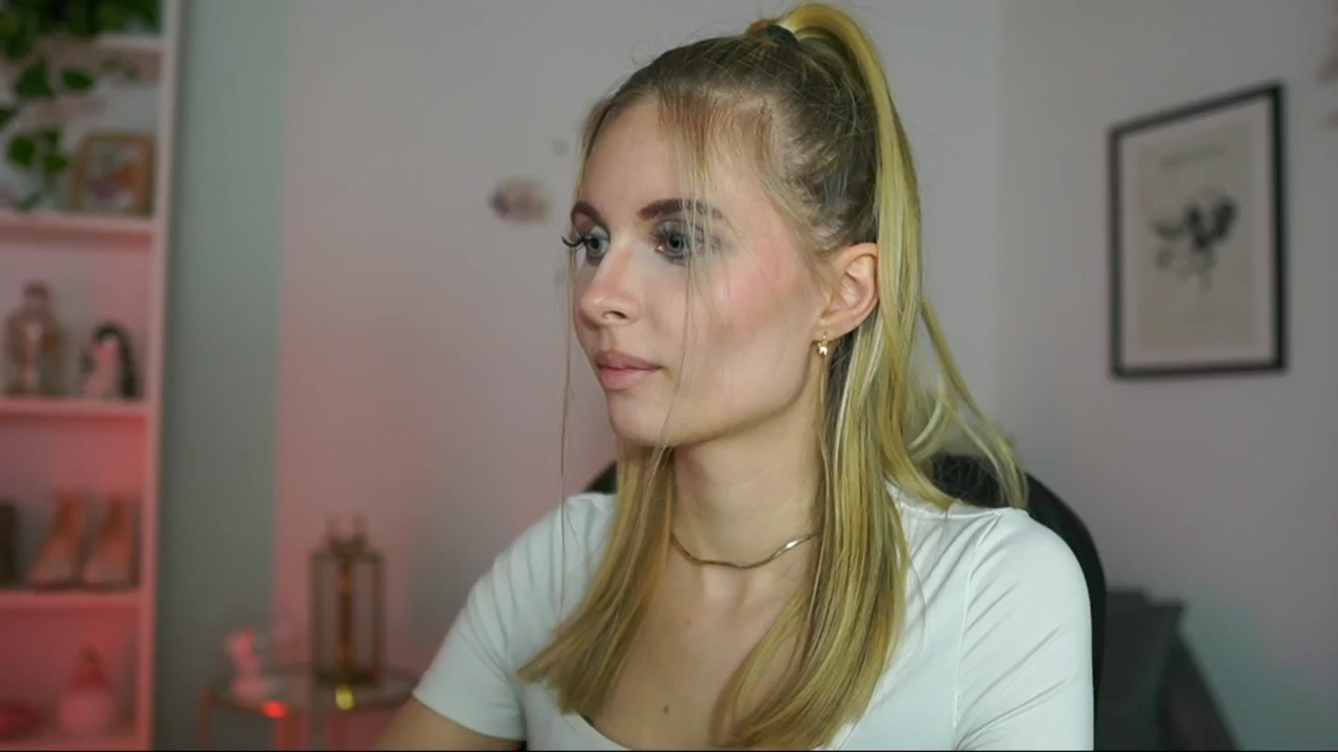 Gallery image thumbnail from Catecrago_'s myfreecams stream on, 02/19/2025, 16:56 image 19 of 20