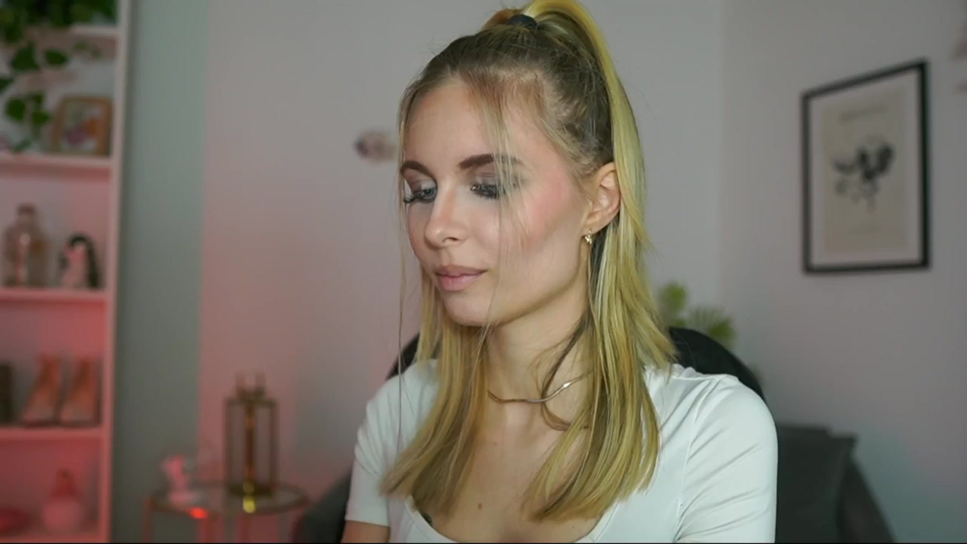 Gallery image thumbnail from Catecrago_'s myfreecams stream on, 02/19/2025, 16:56 image 2 of 20