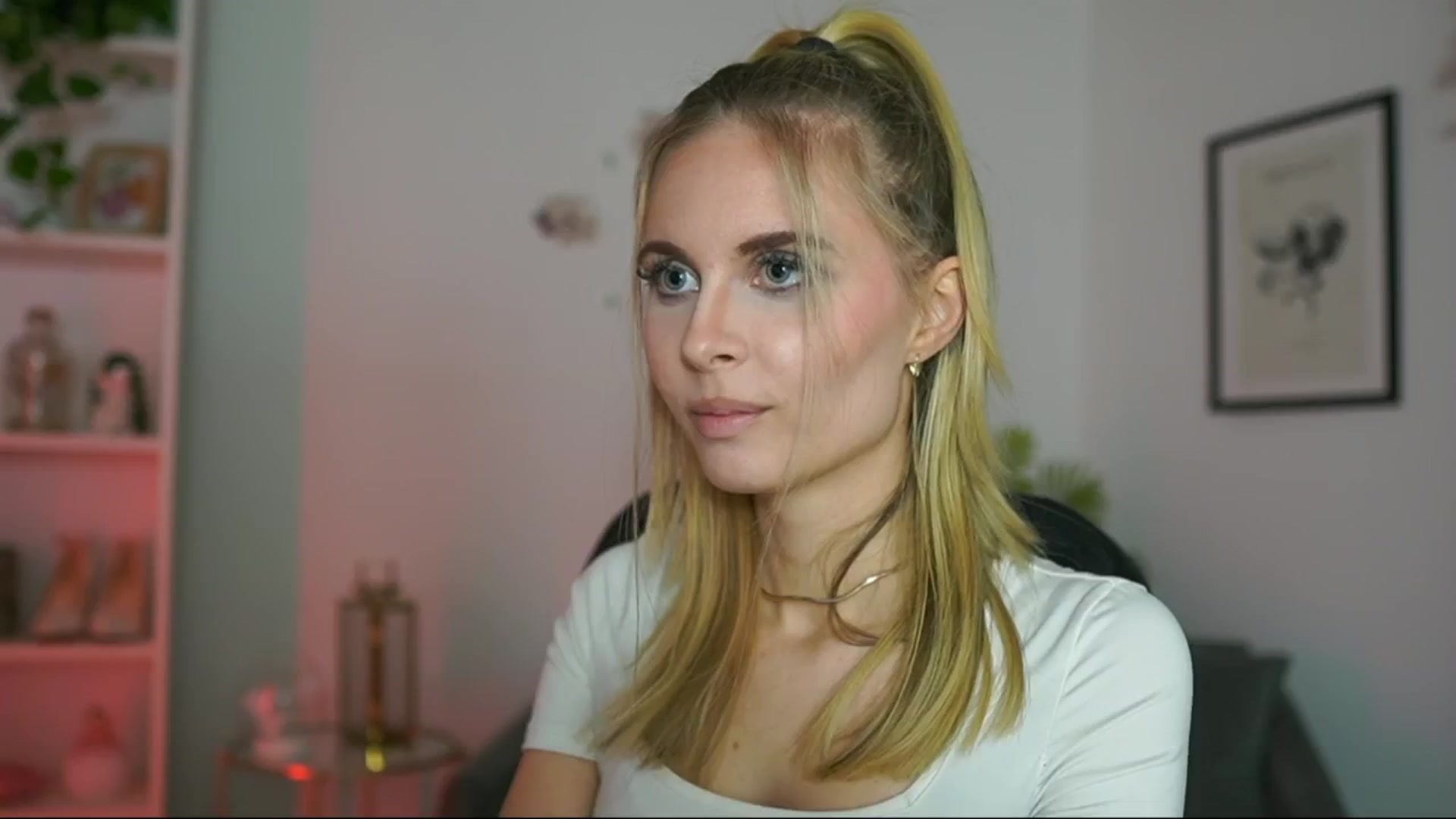 Gallery image thumbnail from Catecrago_'s myfreecams stream on, 02/19/2025, 16:56 image 9 of 20