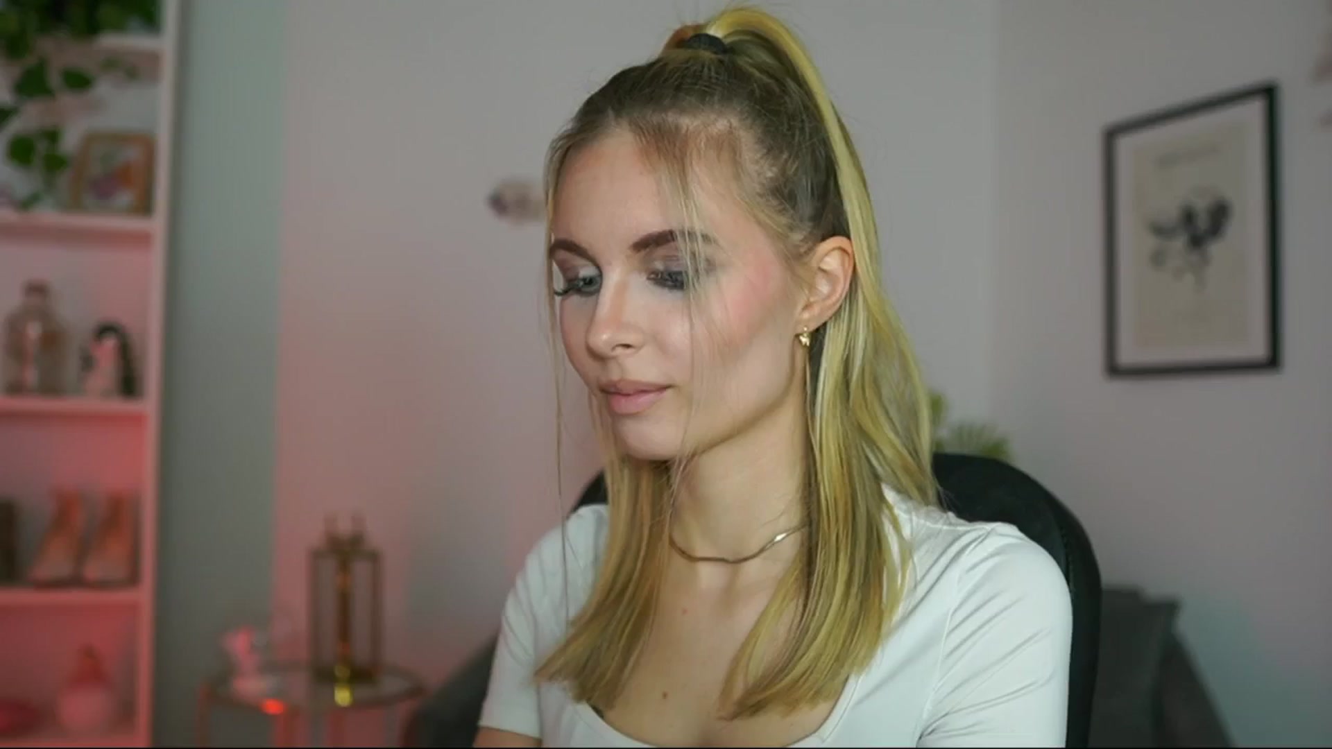 Gallery image thumbnail from Catecrago_'s myfreecams stream on, 02/19/2025, 16:56 image 20 of 20