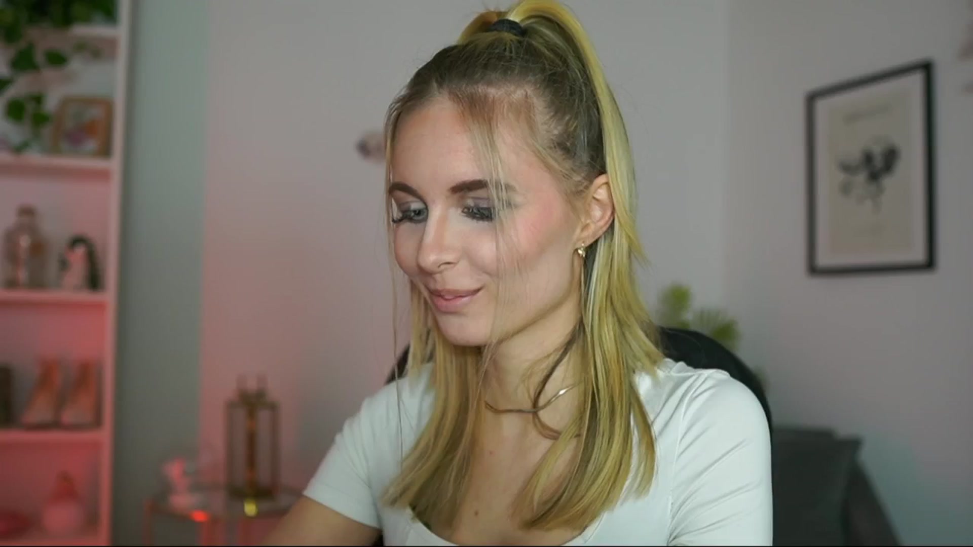 Gallery image thumbnail from Catecrago_'s myfreecams stream on, 02/19/2025, 16:56 image 4 of 20