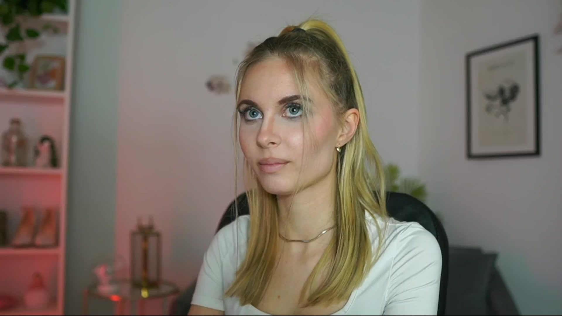 Gallery image thumbnail from Catecrago_'s myfreecams stream on, 02/19/2025, 17:37 image 1 of 20