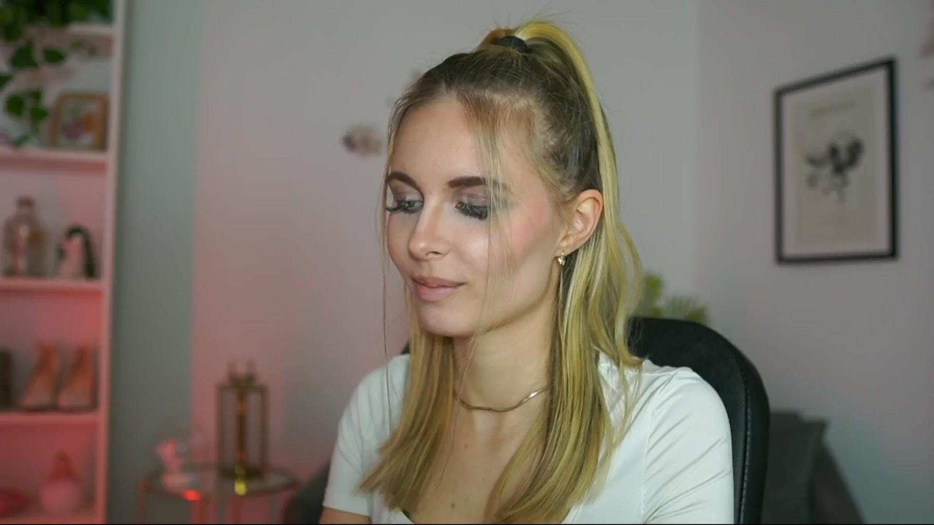 Gallery image thumbnail from Catecrago_'s myfreecams stream on, 02/19/2025, 17:37 image 4 of 20