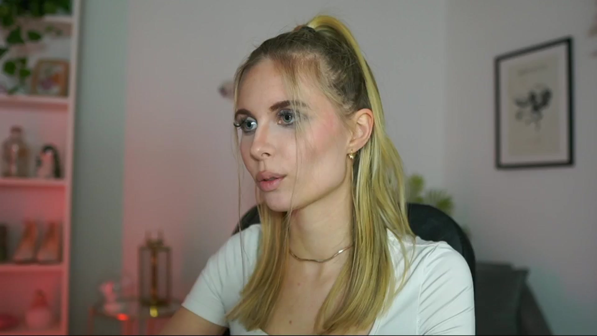 Gallery image thumbnail from Catecrago_'s myfreecams stream on, 02/19/2025, 17:37 image 3 of 20