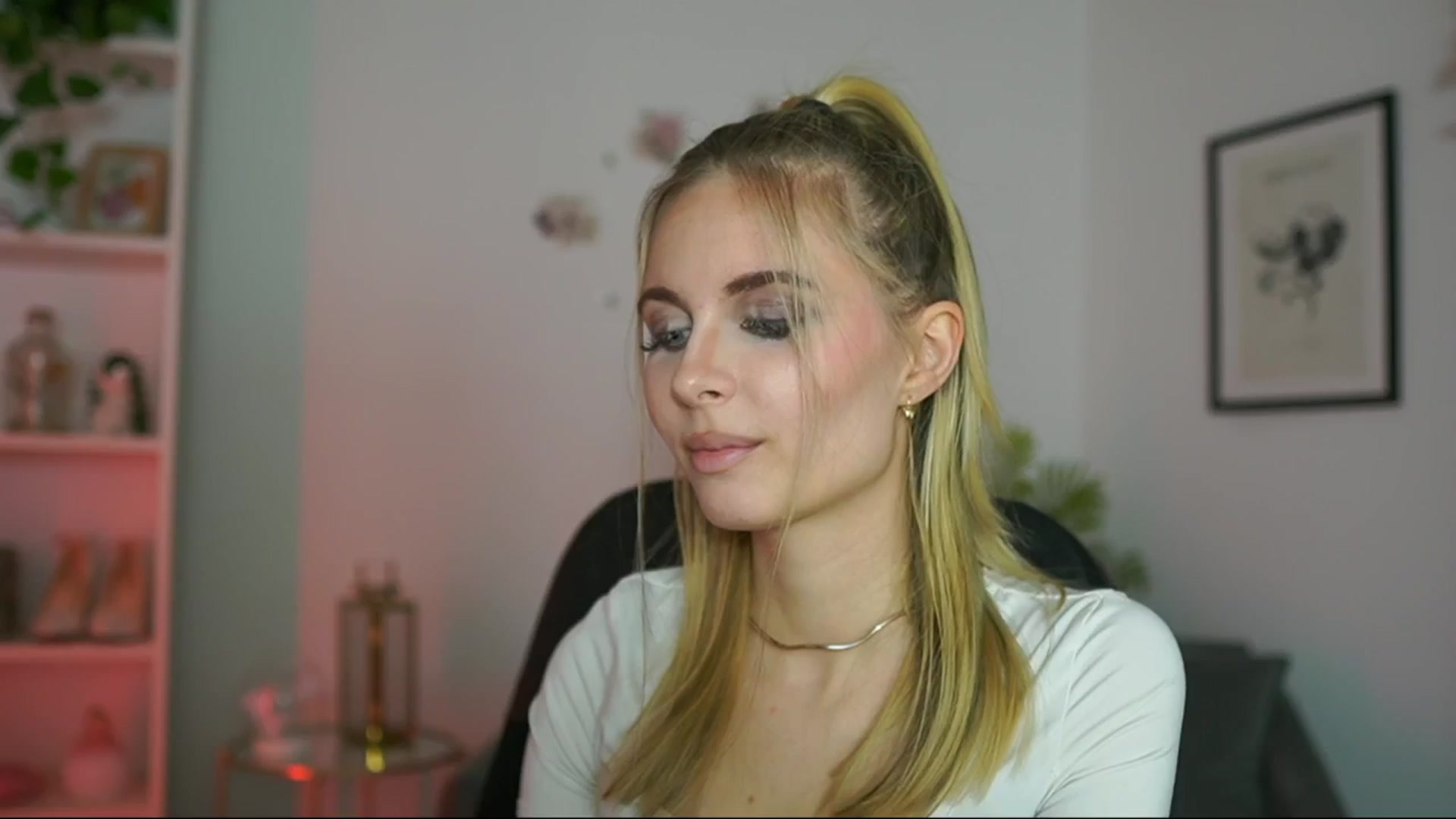 Gallery image thumbnail from Catecrago_'s myfreecams stream on, 02/19/2025, 17:37 image 18 of 20