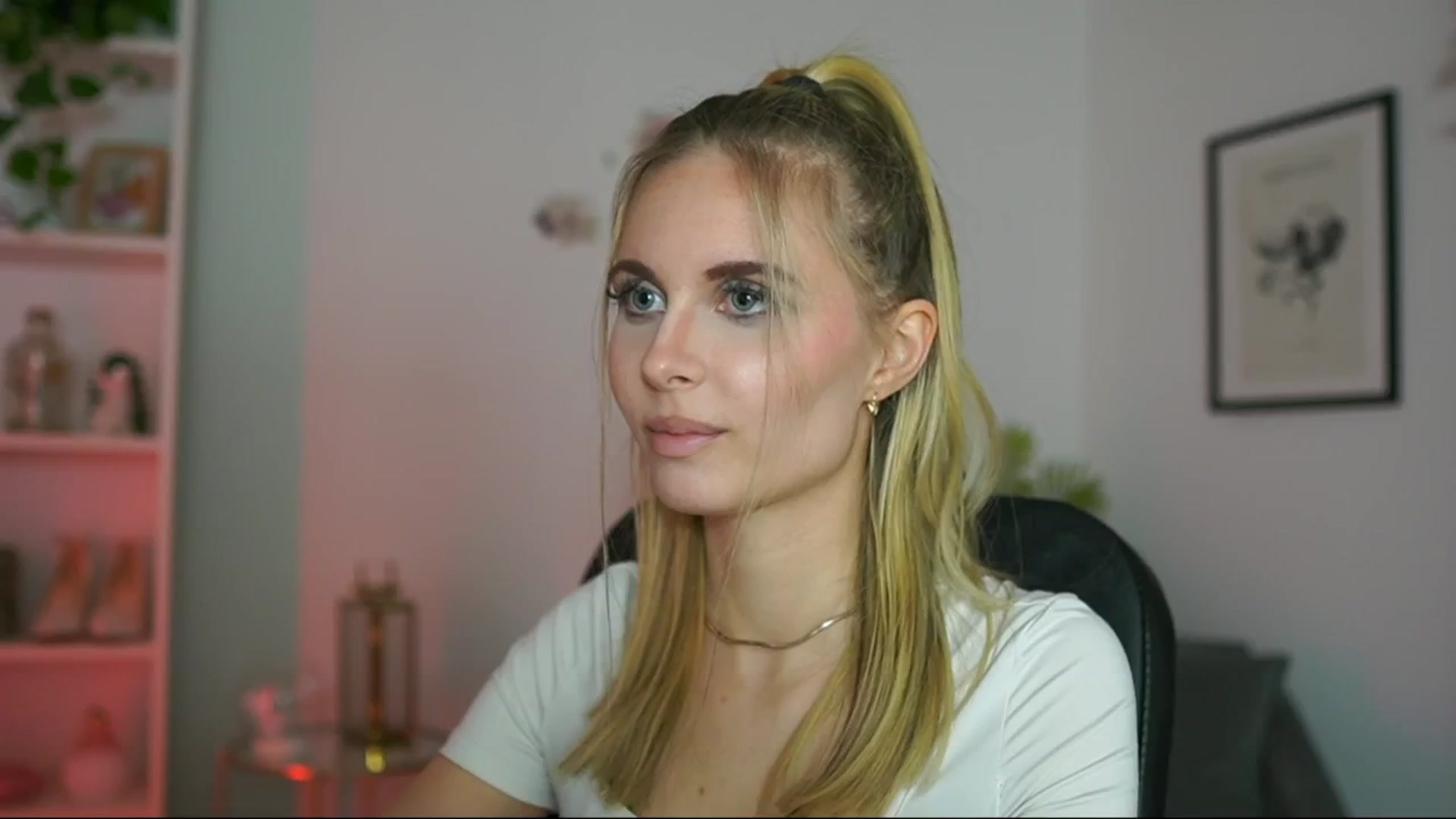 Gallery image thumbnail from Catecrago_'s myfreecams stream on, 02/19/2025, 17:37 image 5 of 20