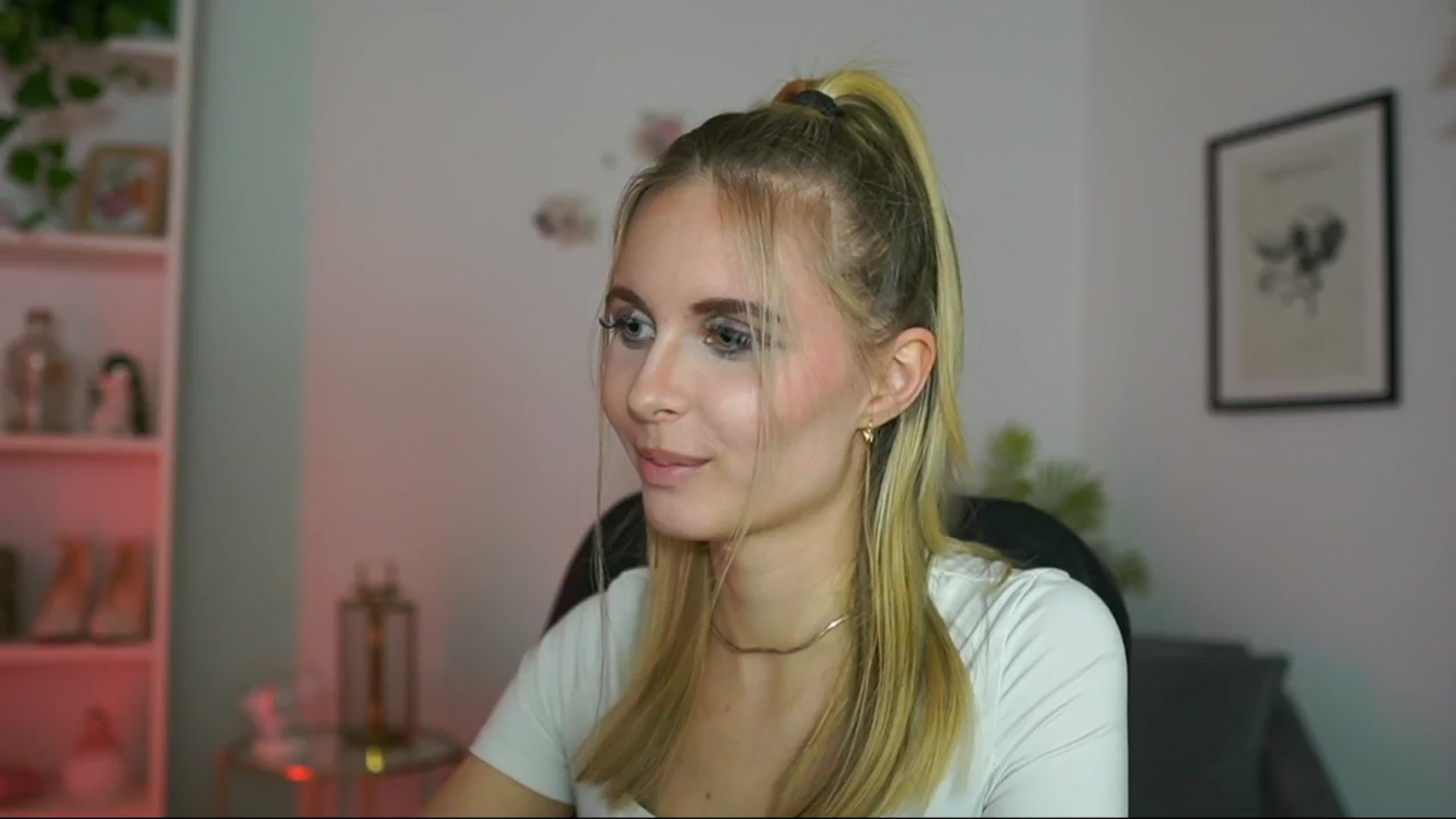 Gallery image thumbnail from Catecrago_'s myfreecams stream on, 02/19/2025, 17:37 image 20 of 20