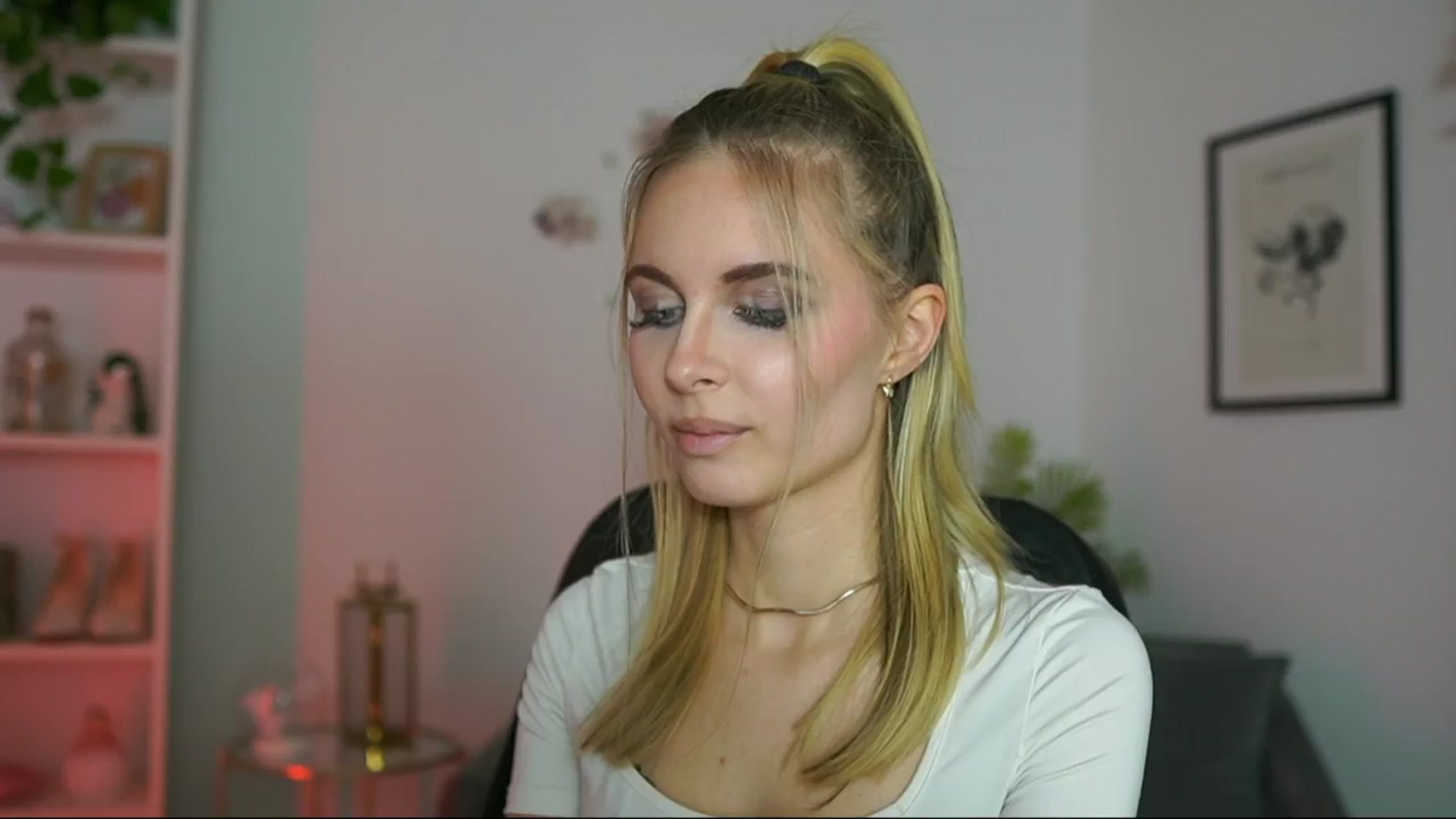 Gallery image thumbnail from Catecrago_'s myfreecams stream on, 02/19/2025, 17:37 image 11 of 20
