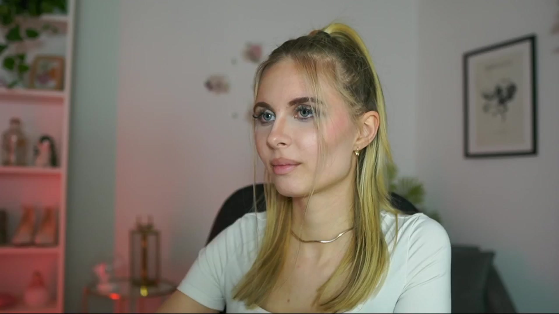 Gallery image thumbnail from Catecrago_'s myfreecams stream on, 02/19/2025, 17:37 image 12 of 20