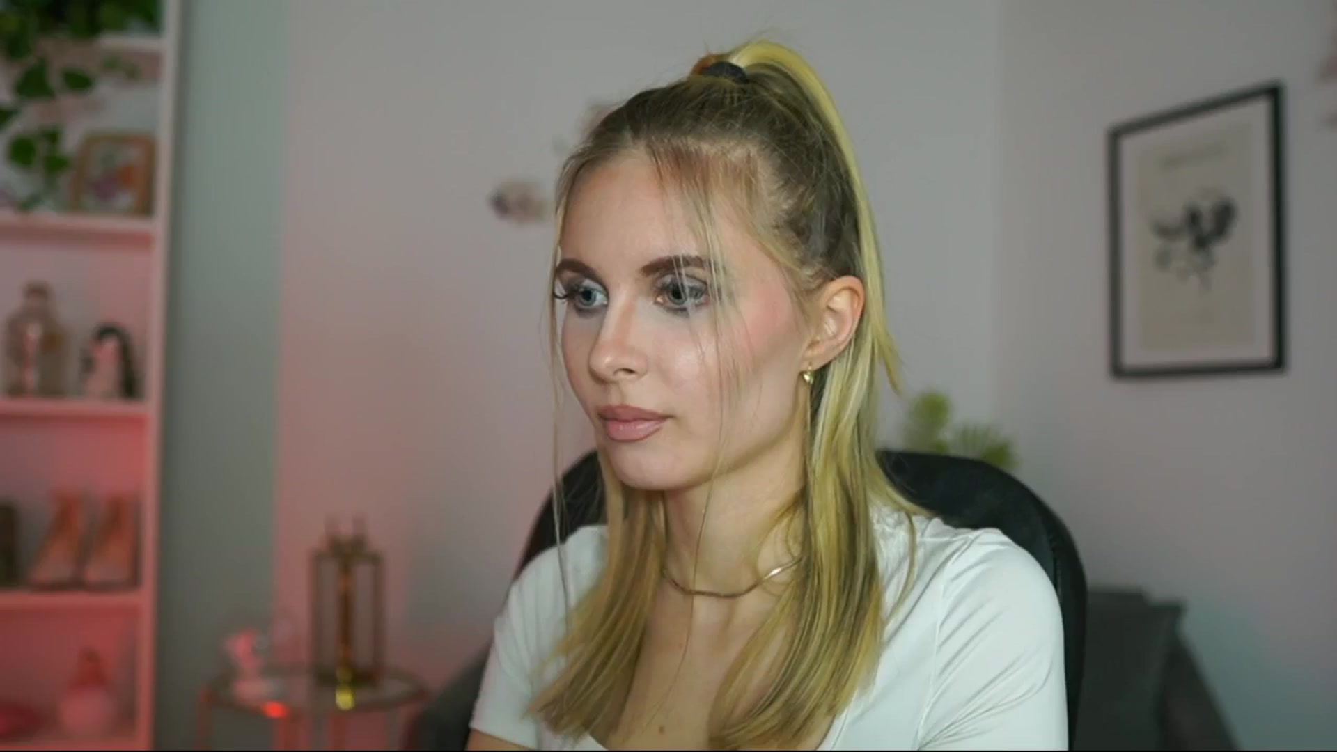 Gallery image thumbnail from Catecrago_'s myfreecams stream on, 02/19/2025, 18:59 image 20 of 20