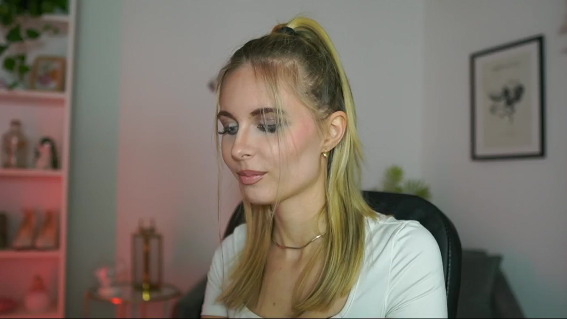Gallery image thumbnail from Catecrago_'s myfreecams stream on, 02/19/2025, 18:59 image 15 of 20