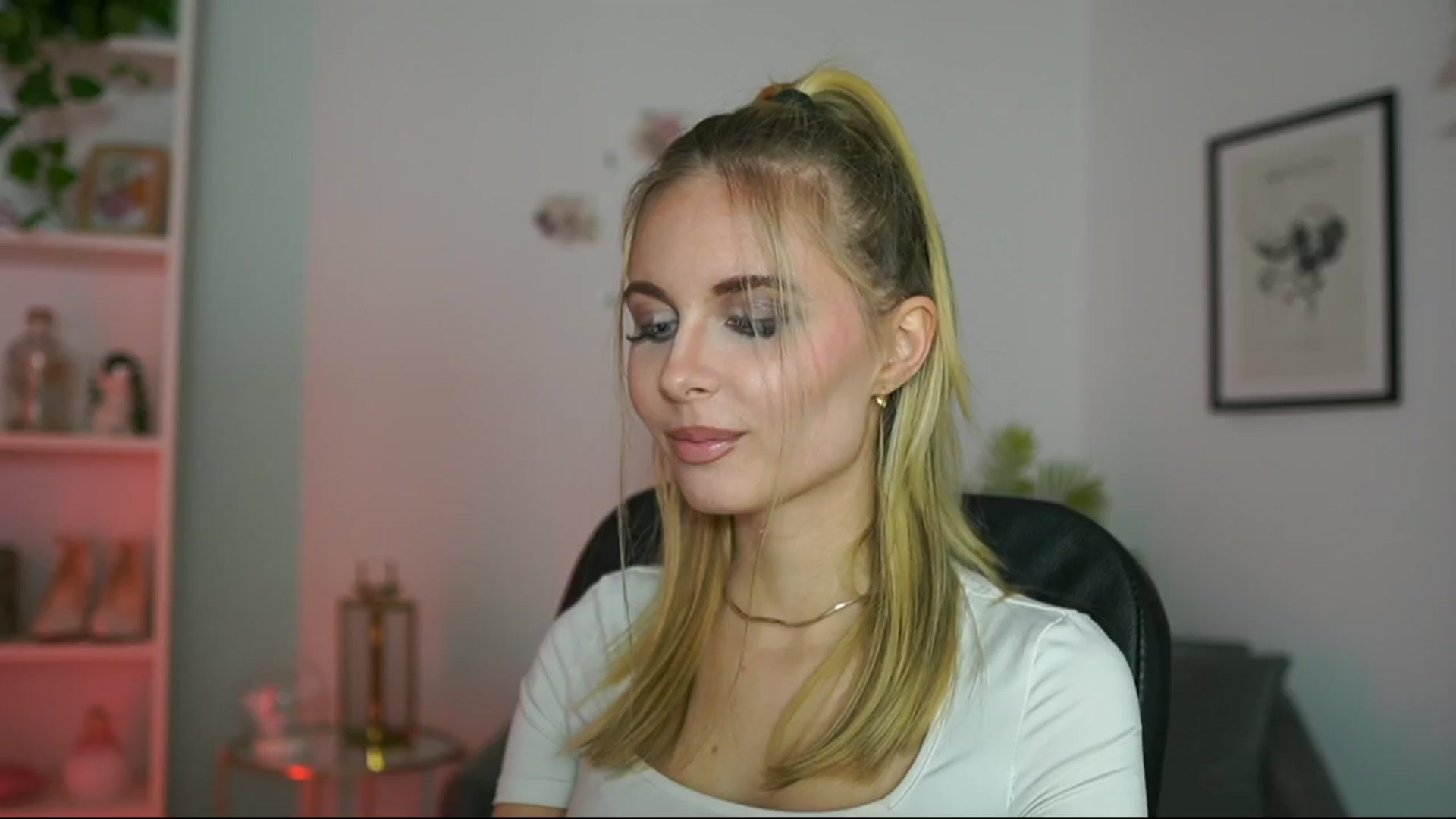 Gallery image thumbnail from Catecrago_'s myfreecams stream on, 02/19/2025, 18:59 image 13 of 20