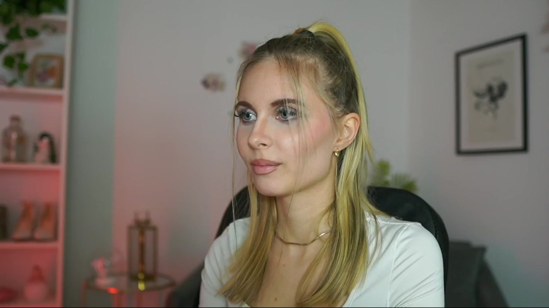 Gallery image thumbnail from Catecrago_'s myfreecams stream on, 02/19/2025, 18:59 image 18 of 20