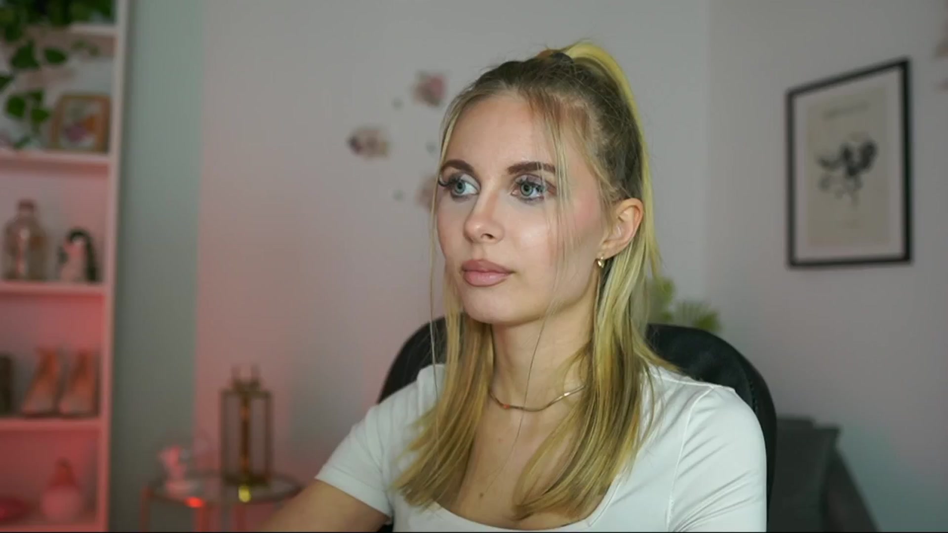 Gallery image thumbnail from Catecrago_'s myfreecams stream on, 02/19/2025, 18:59 image 17 of 20