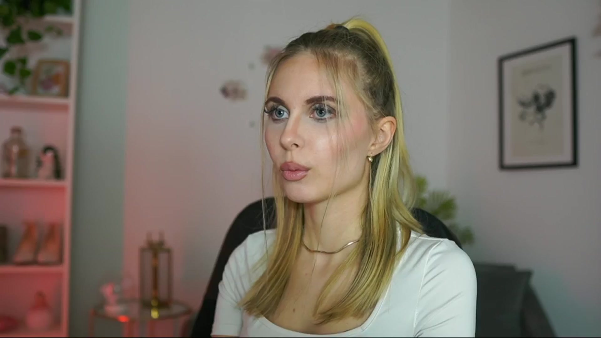Gallery image thumbnail from Catecrago_'s myfreecams stream on, 02/19/2025, 18:59 image 4 of 20